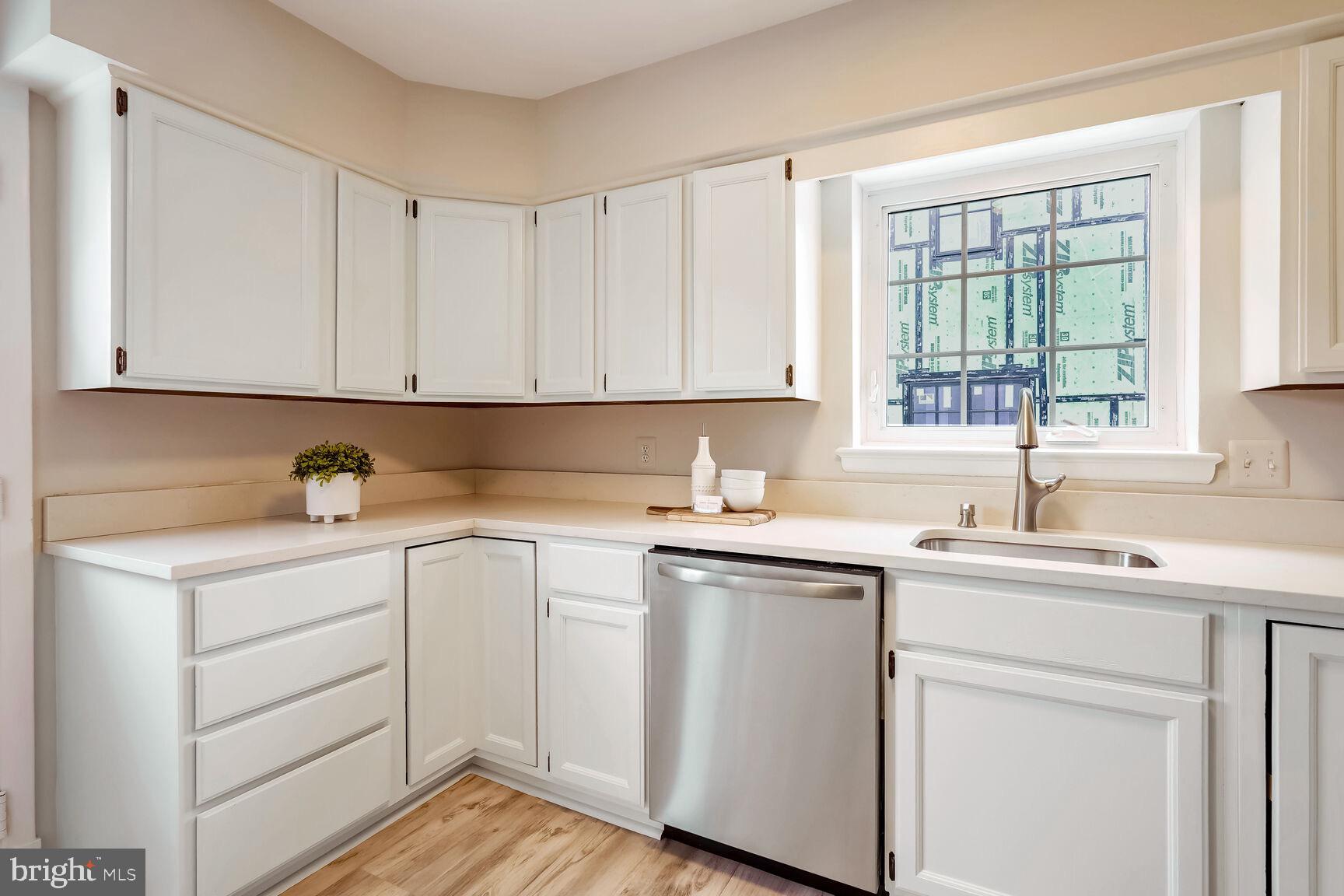 OVER LEE KNOLLS - Residential