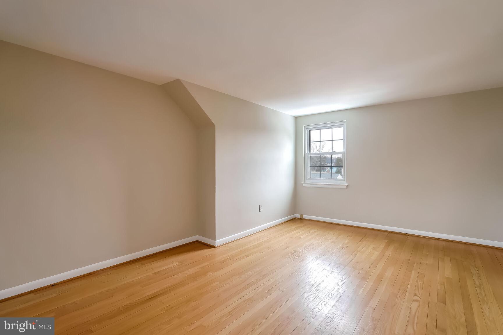 OVER LEE KNOLLS - Residential