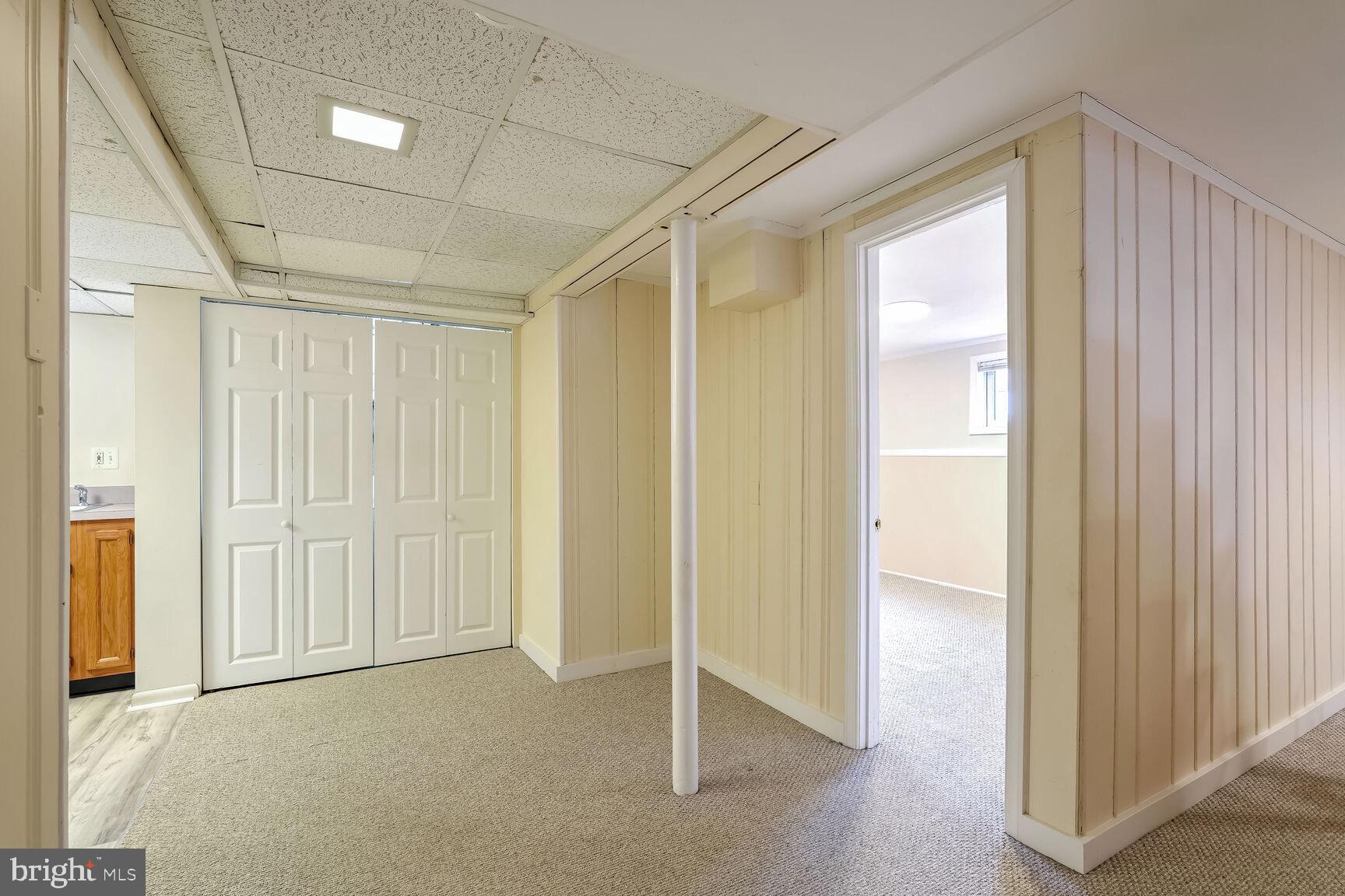 OVER LEE KNOLLS - Residential