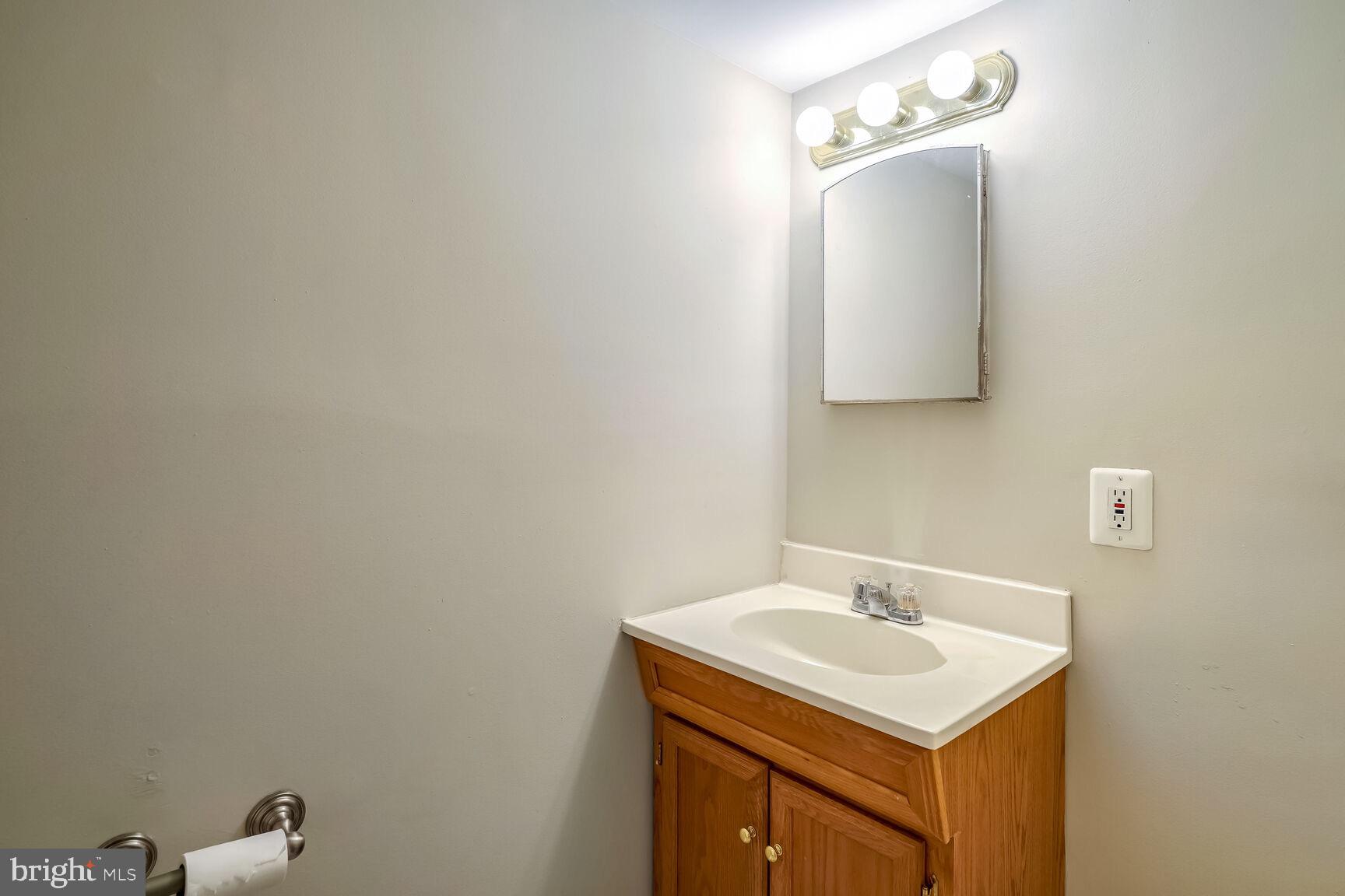 OVER LEE KNOLLS - Residential