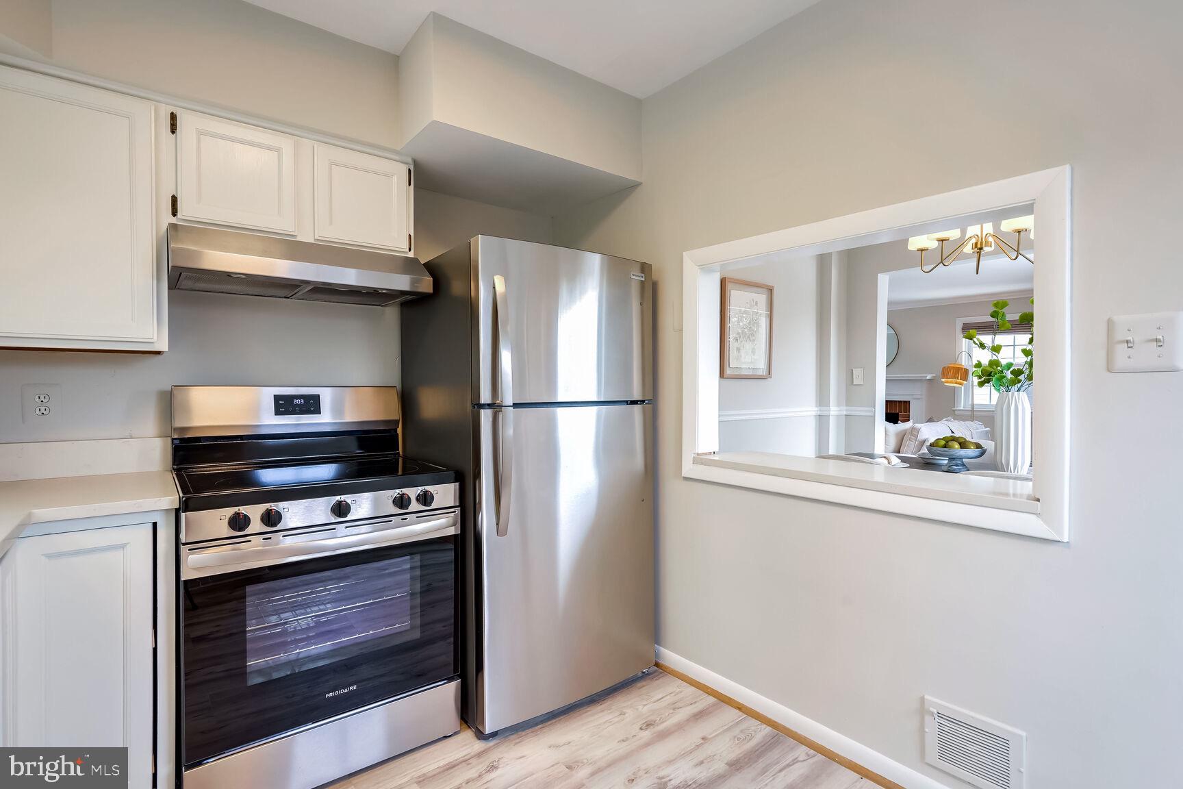 OVER LEE KNOLLS - Residential