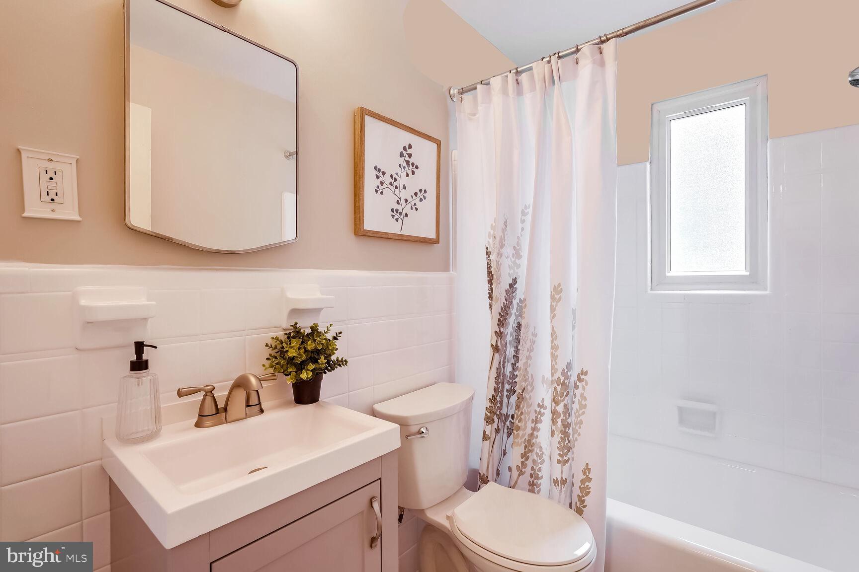 OVER LEE KNOLLS - Residential