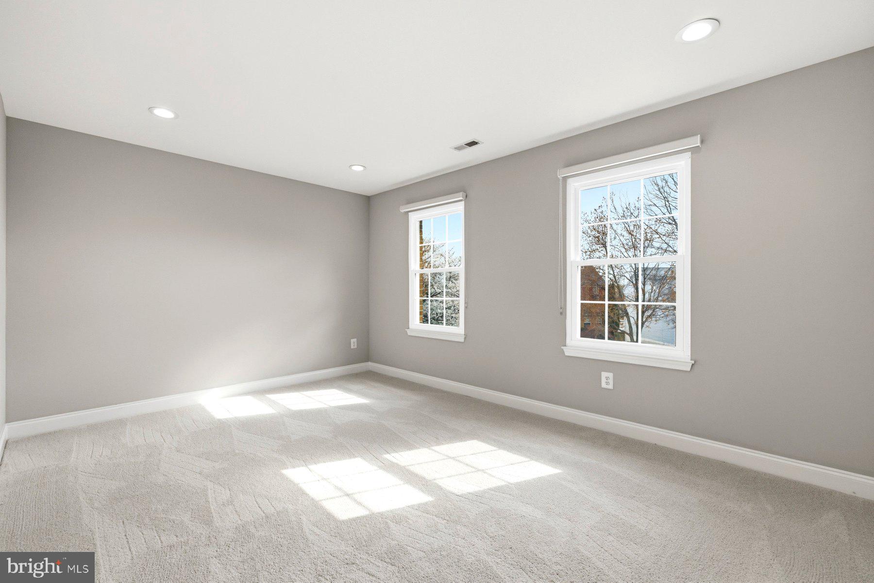 KINGS SQUARE - Residential