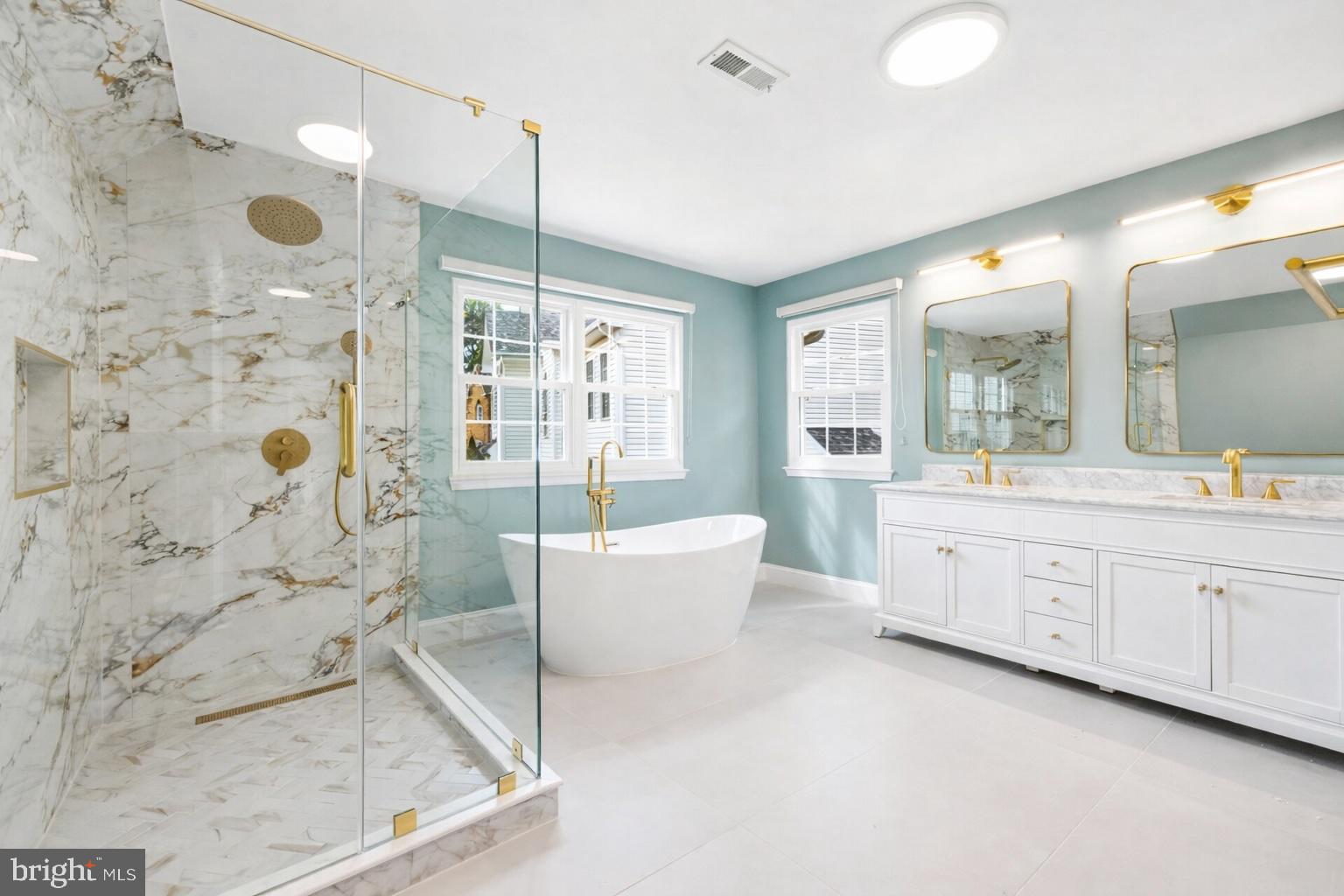 KINGS SQUARE - Residential