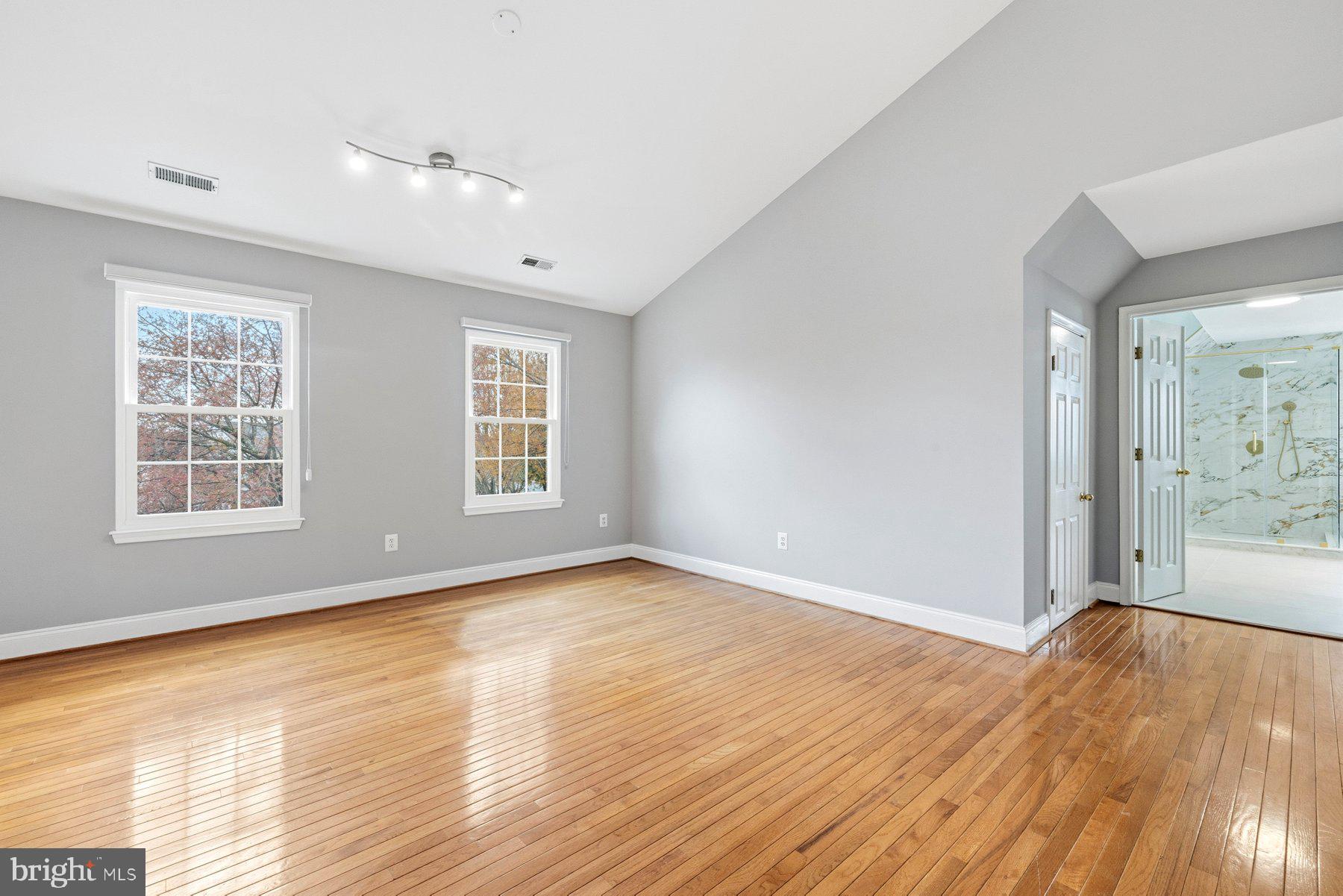 KINGS SQUARE - Residential