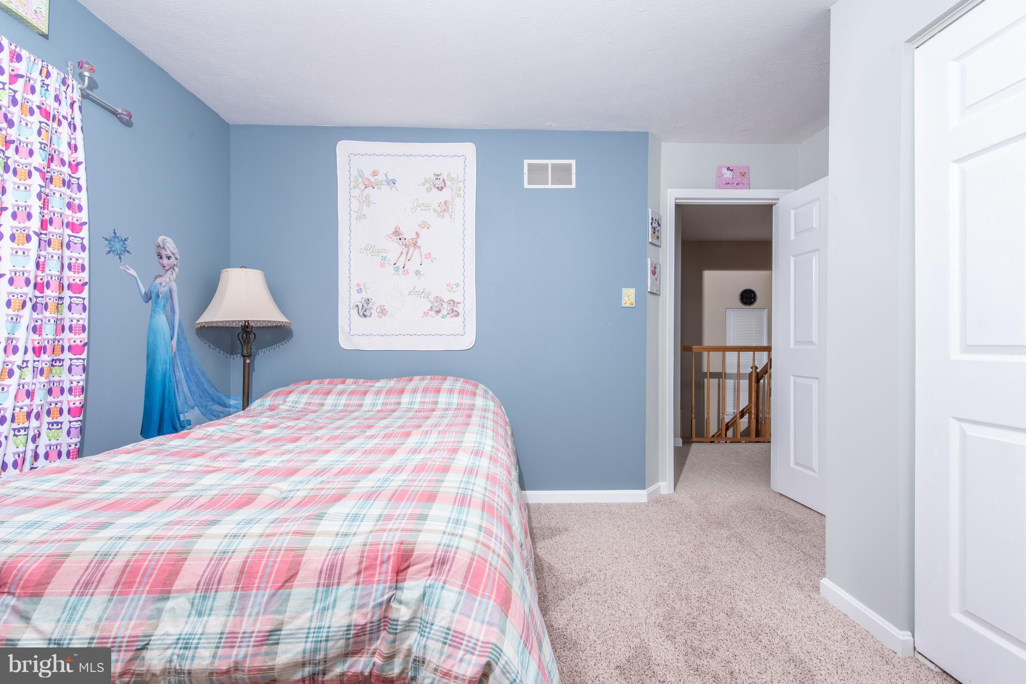 SMALL CROSSINGS - Residential