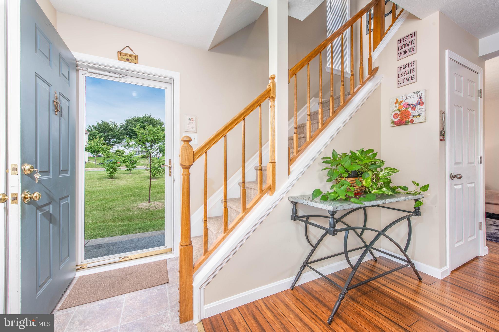 SMALL CROSSINGS - Residential