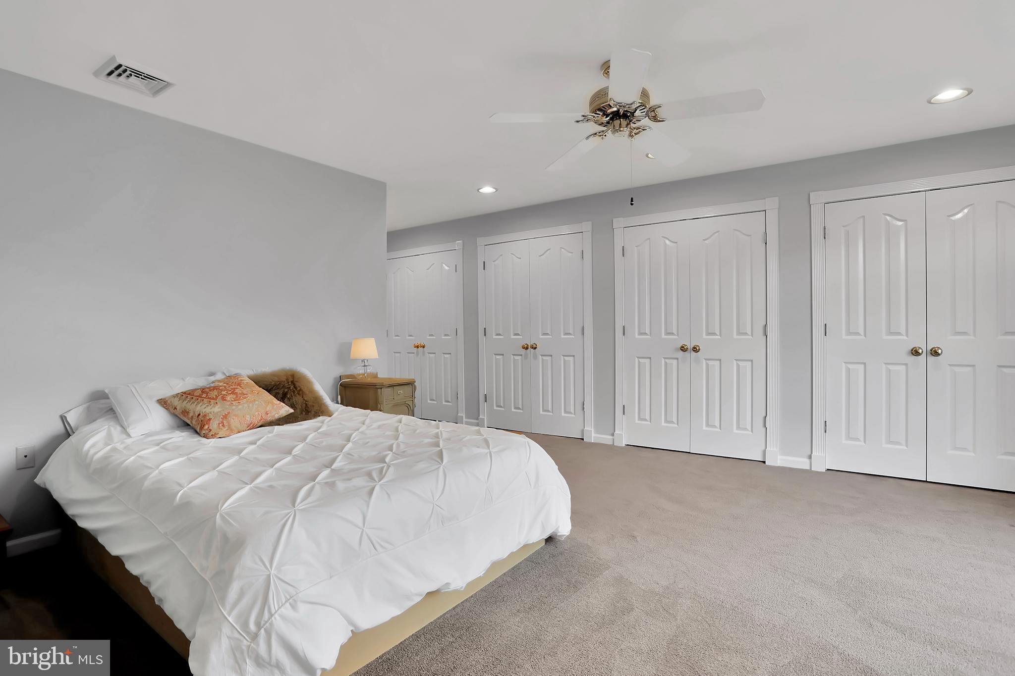 LOCUST HILL - Residential