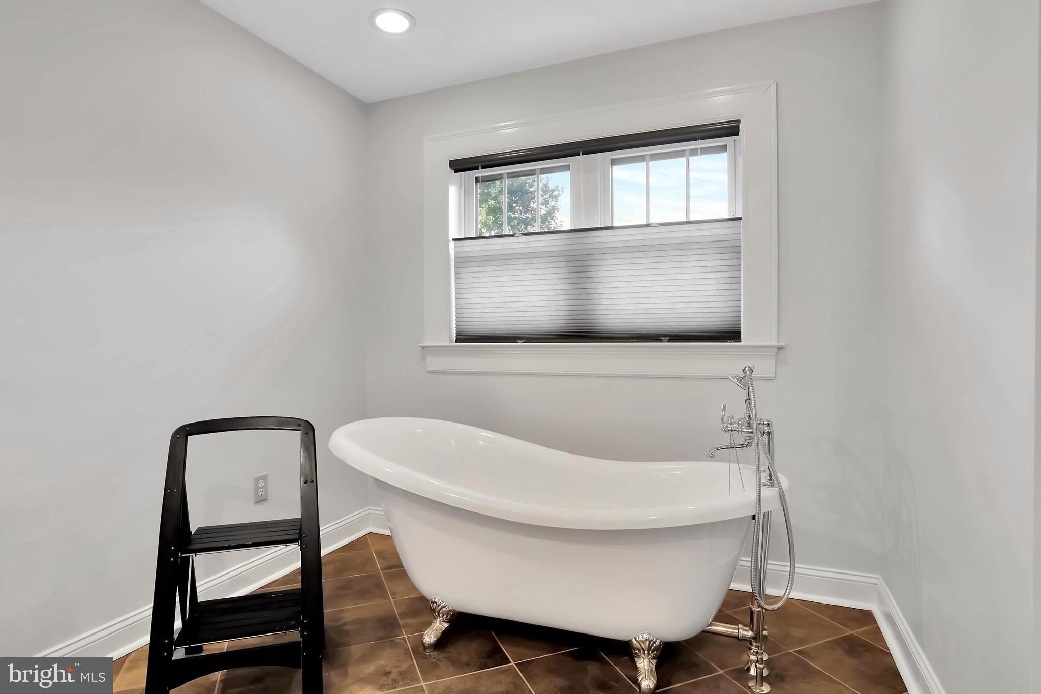 LOCUST HILL - Residential