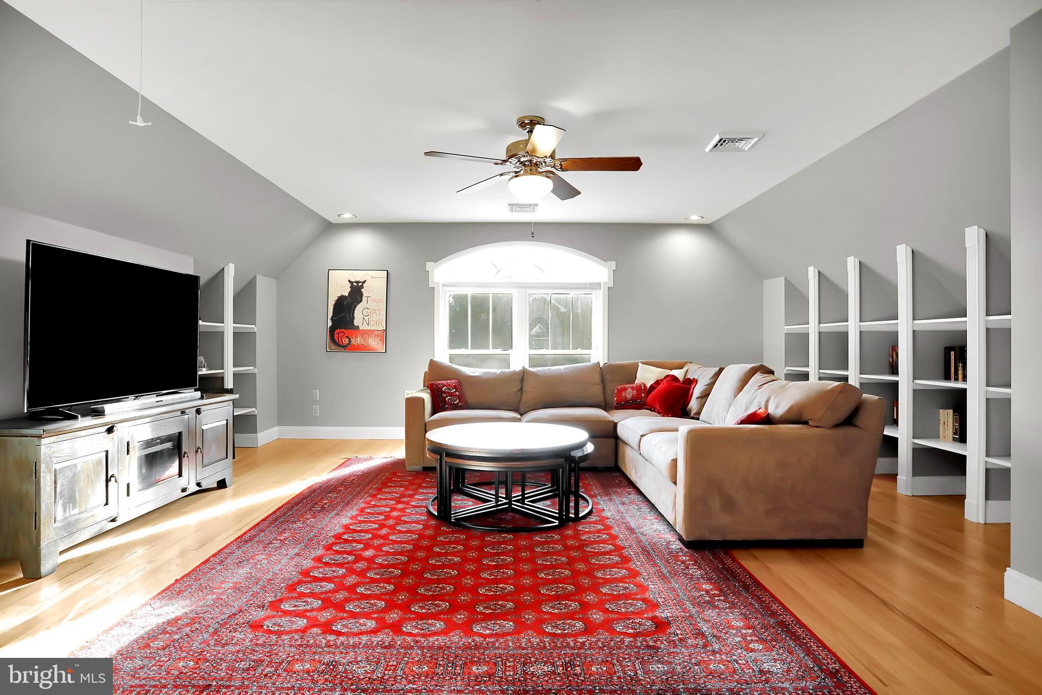 LOCUST HILL - Residential