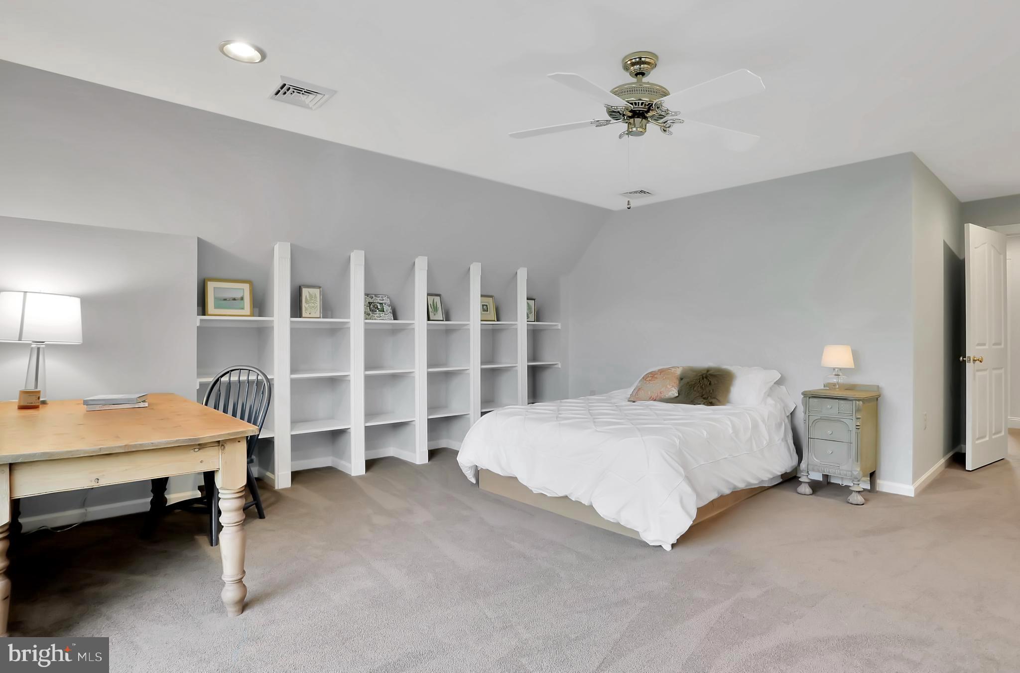 LOCUST HILL - Residential