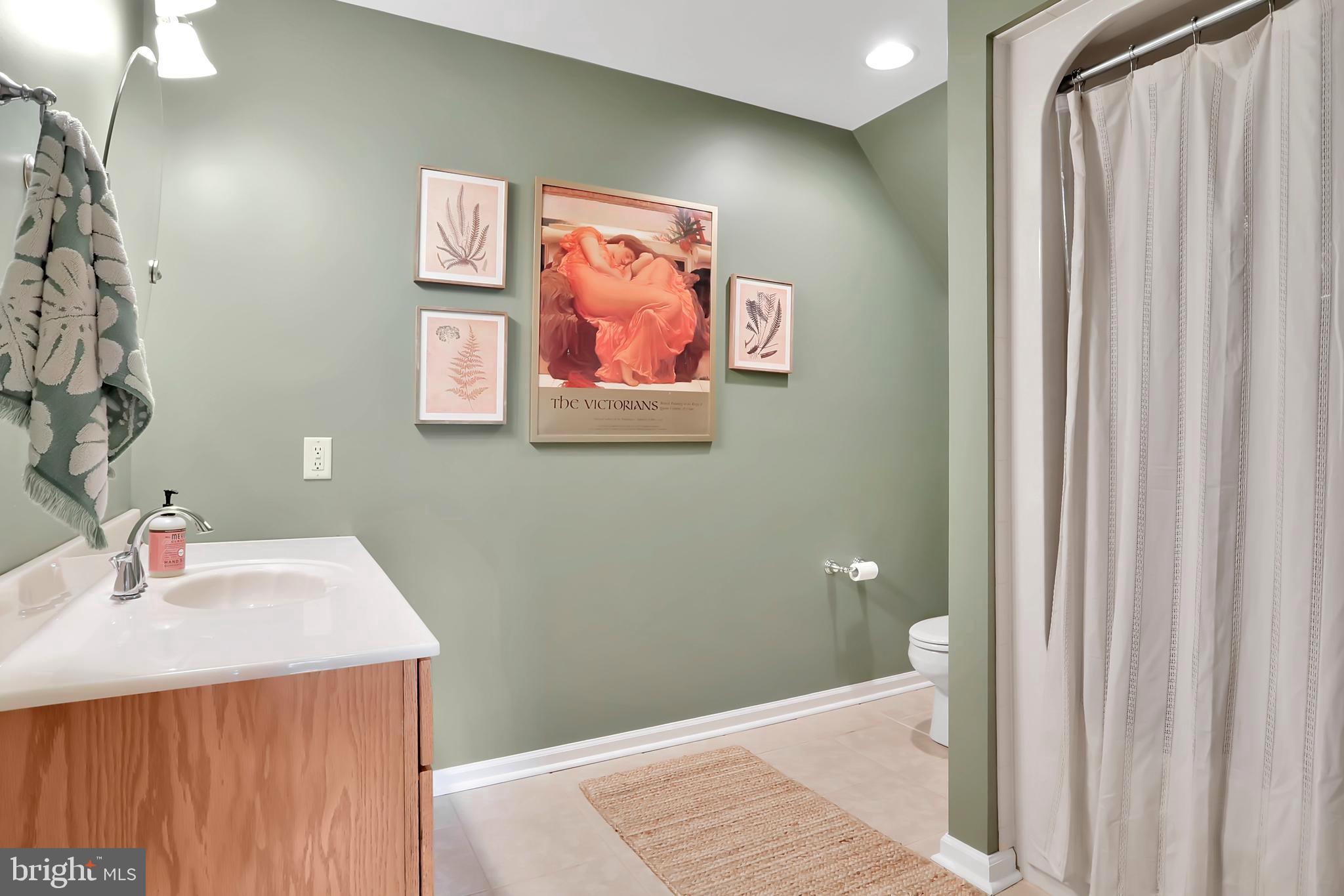 LOCUST HILL - Residential