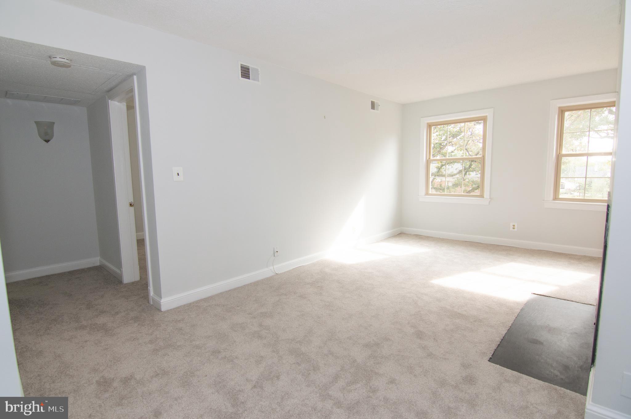 CAMBRIDGE COURTS - Residential Lease