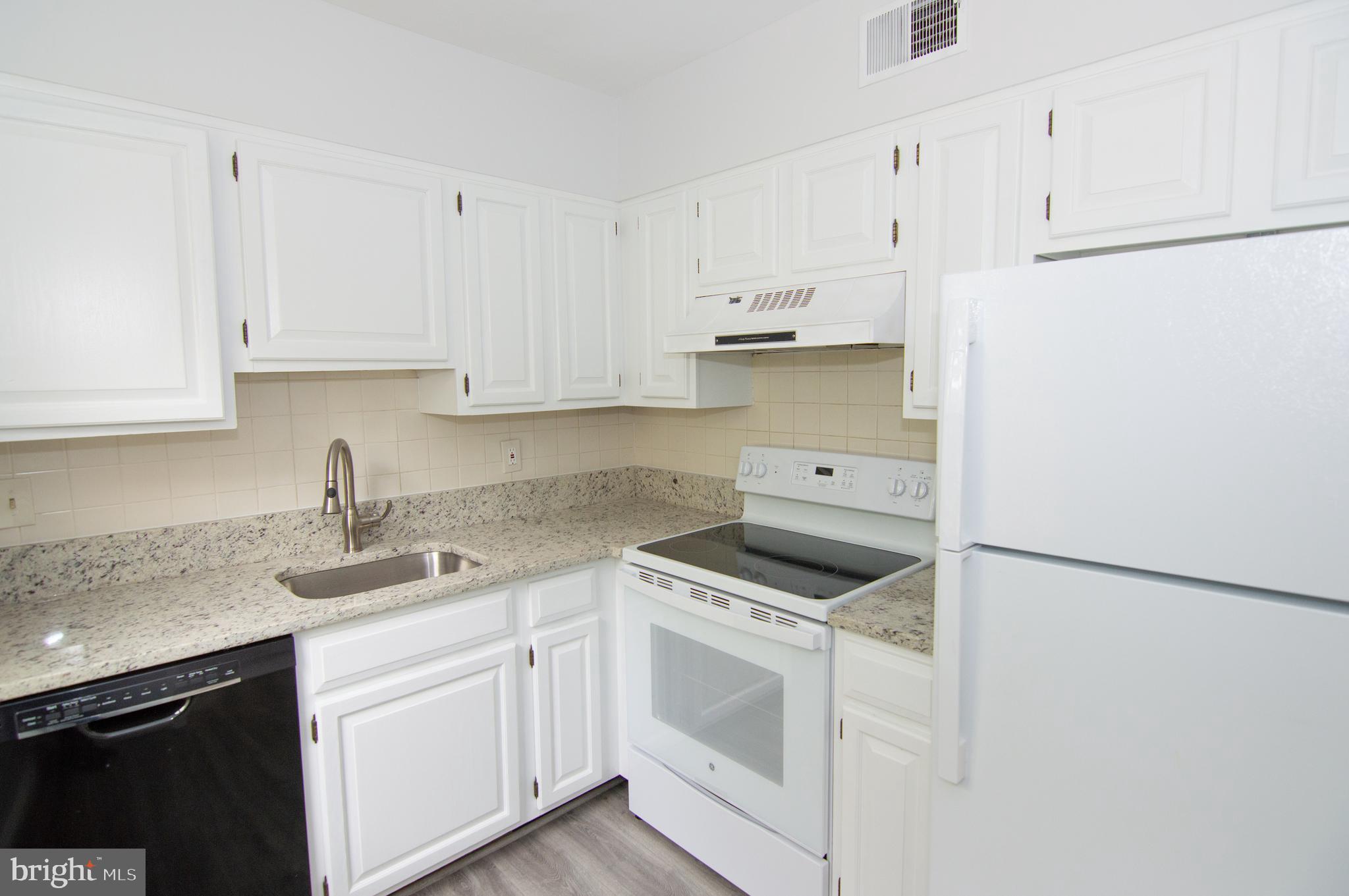 CAMBRIDGE COURTS - Residential Lease