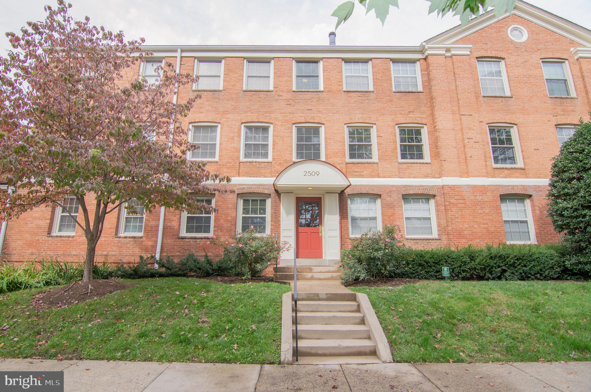 CAMBRIDGE COURTS - Residential Lease