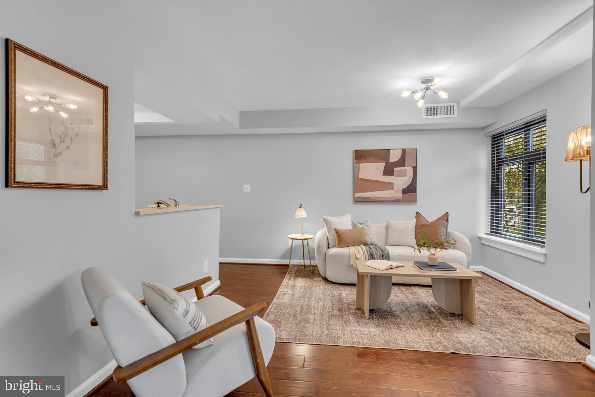2400 CLARENDON BOULEVARD 212