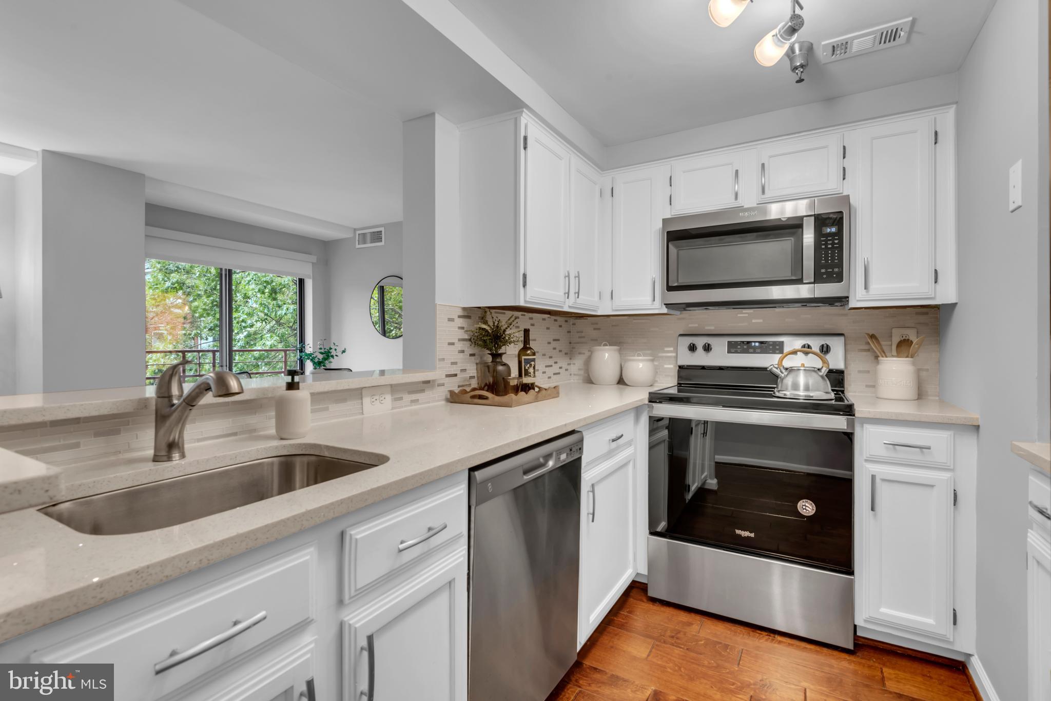 2400 CLARENDON BOULEVARD 212