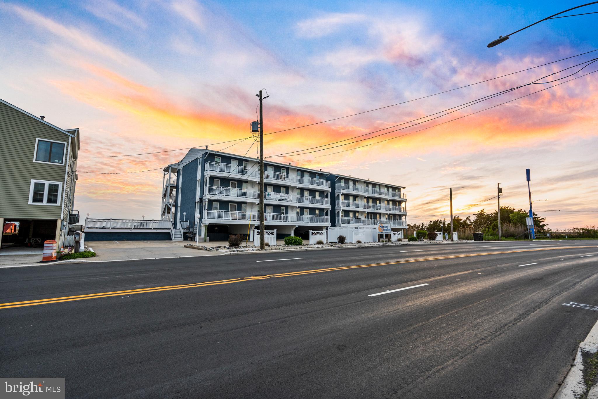 520 W SPRUCE AVENUE 205