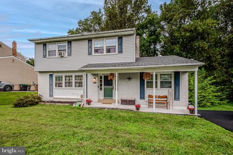 Photo of 14 Worral Court, NEWARK, DE 19711 (MLS # DENC2089340)