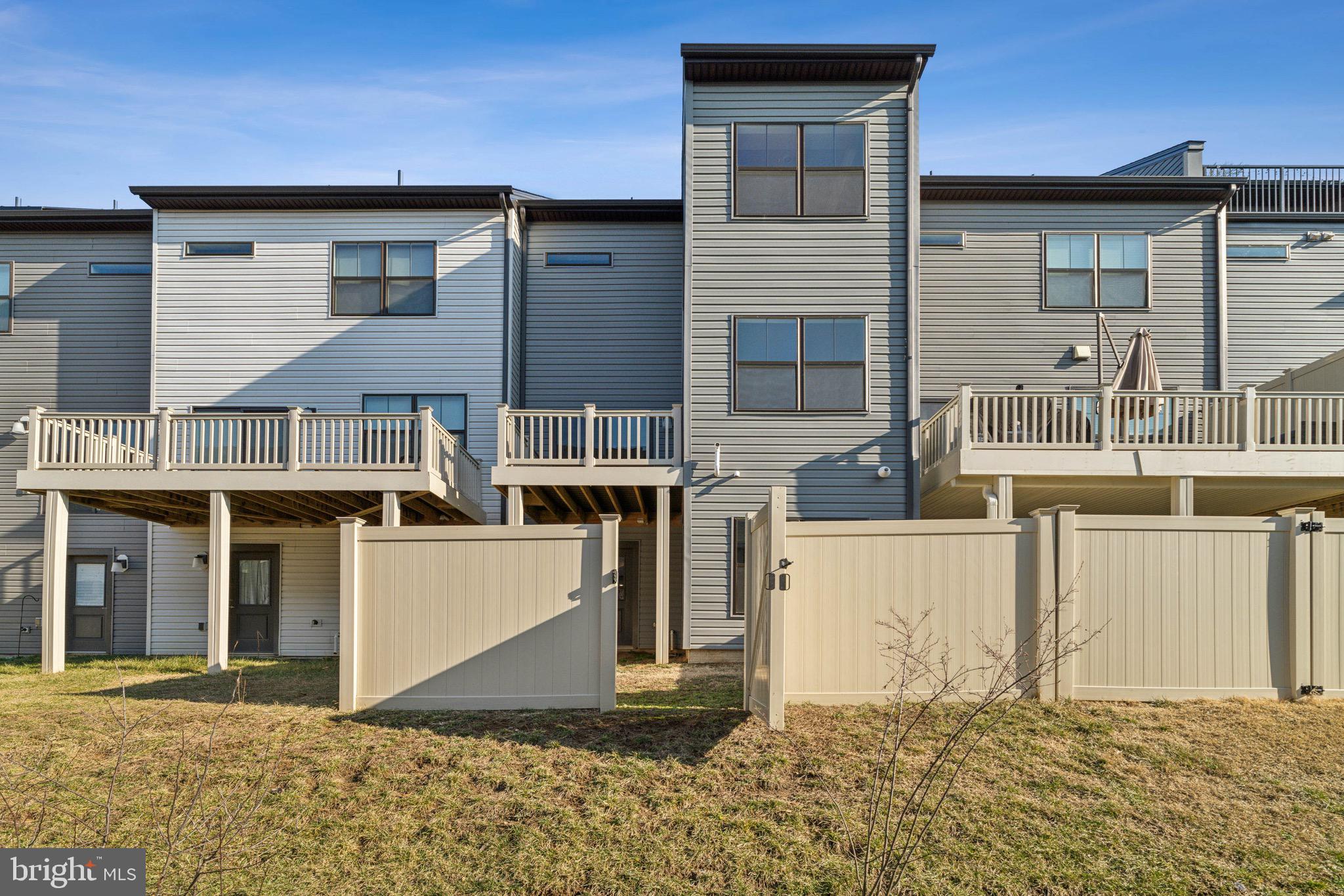 TANYARD SHORES - Residential