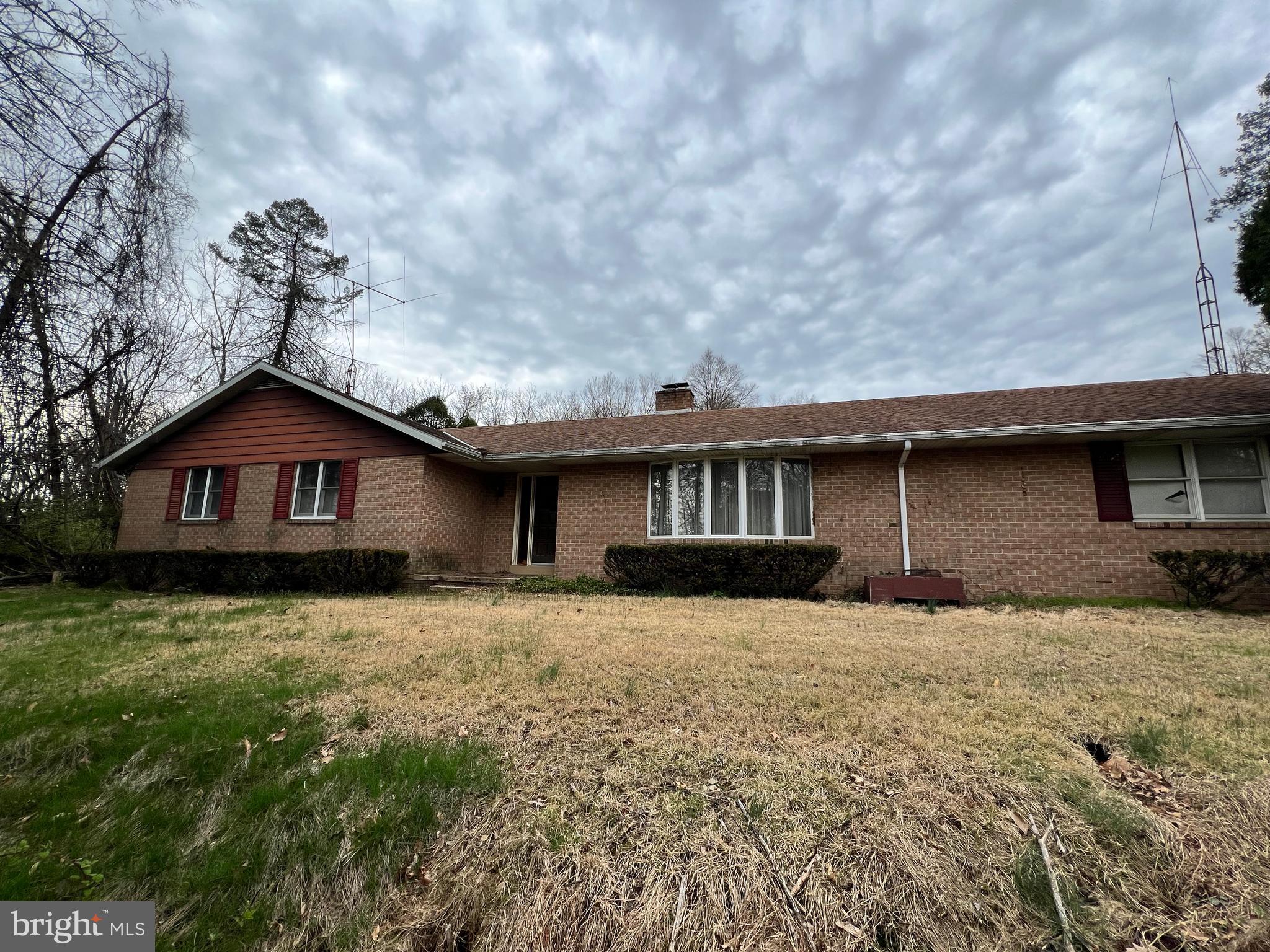 PRIVATE RETREAT ON the total of 3.24 ACRES 2 parcels both included now!!! – BRICK RANCH HOME! Tax ID 68-4491-04-94-2605 house