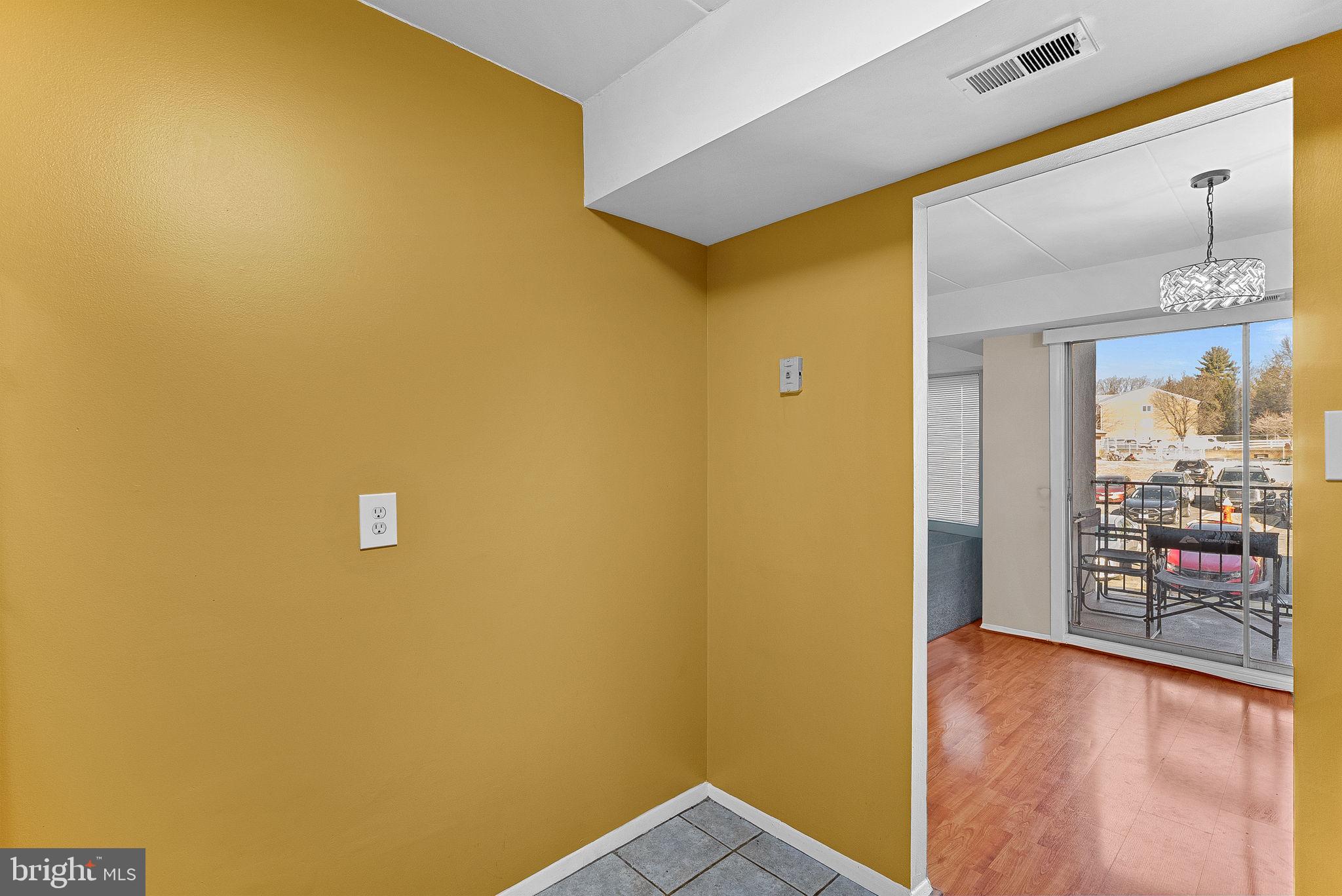 COUNTRY CLUB GREEN - Residential