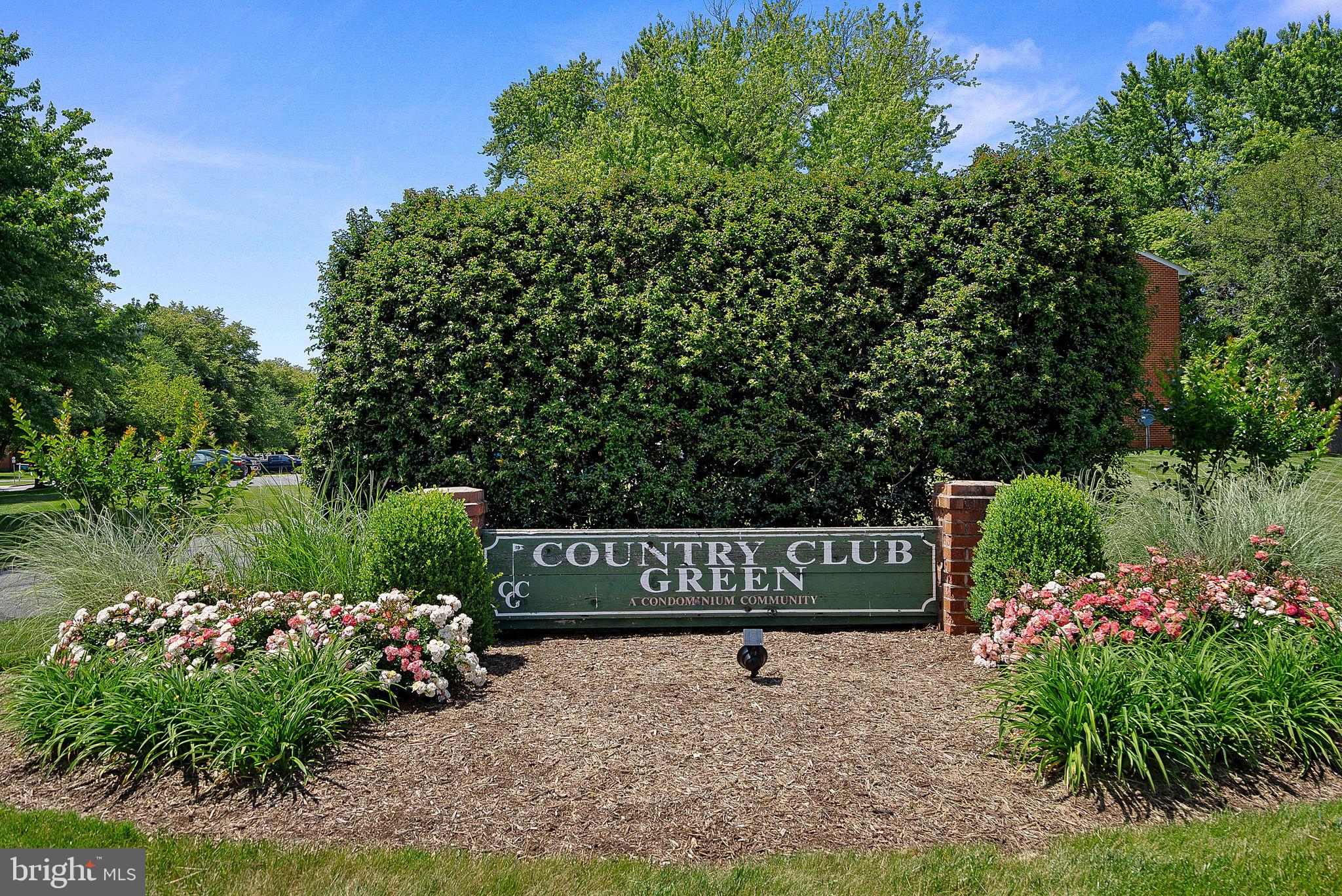 COUNTRY CLUB GREEN - Residential