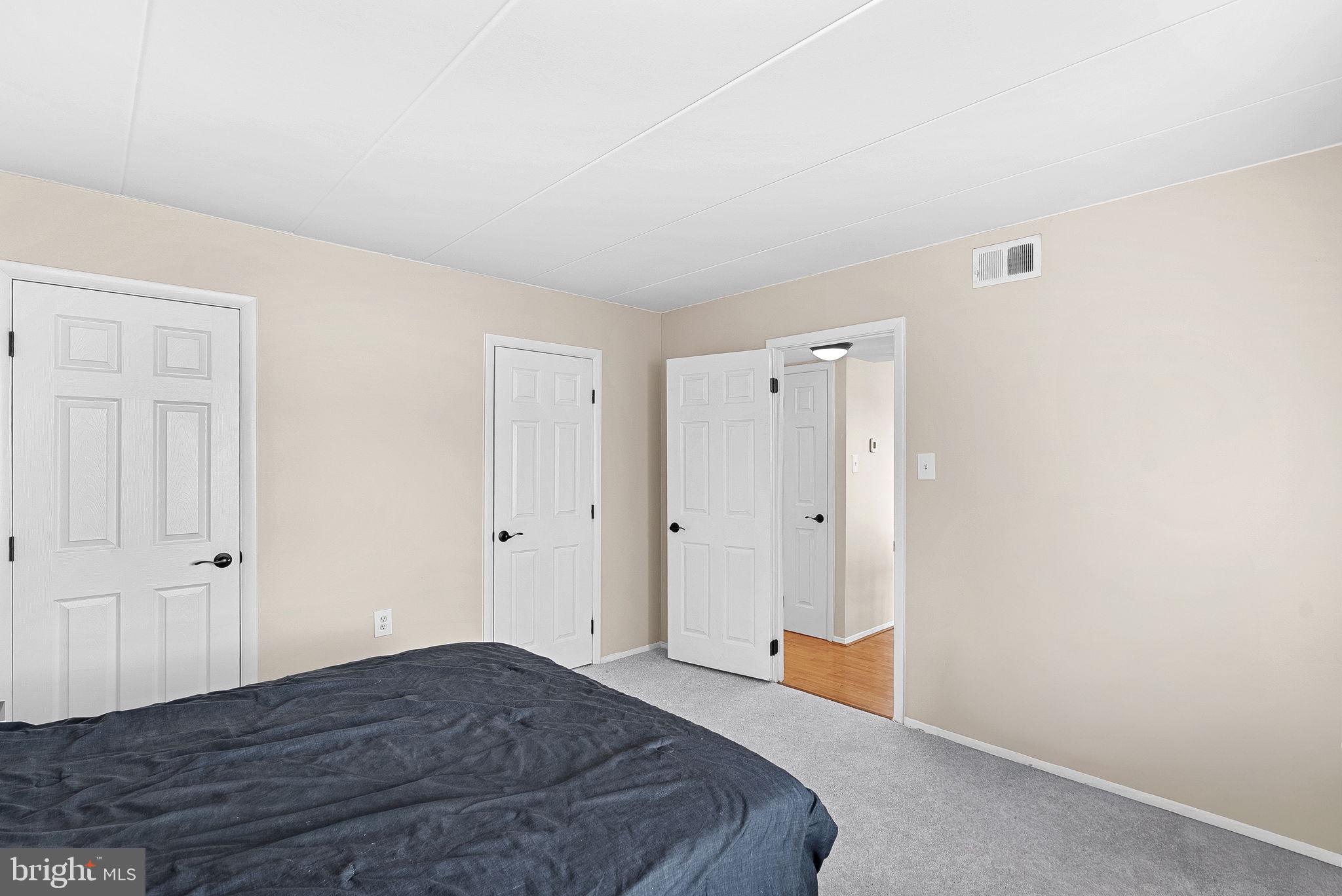 COUNTRY CLUB GREEN - Residential