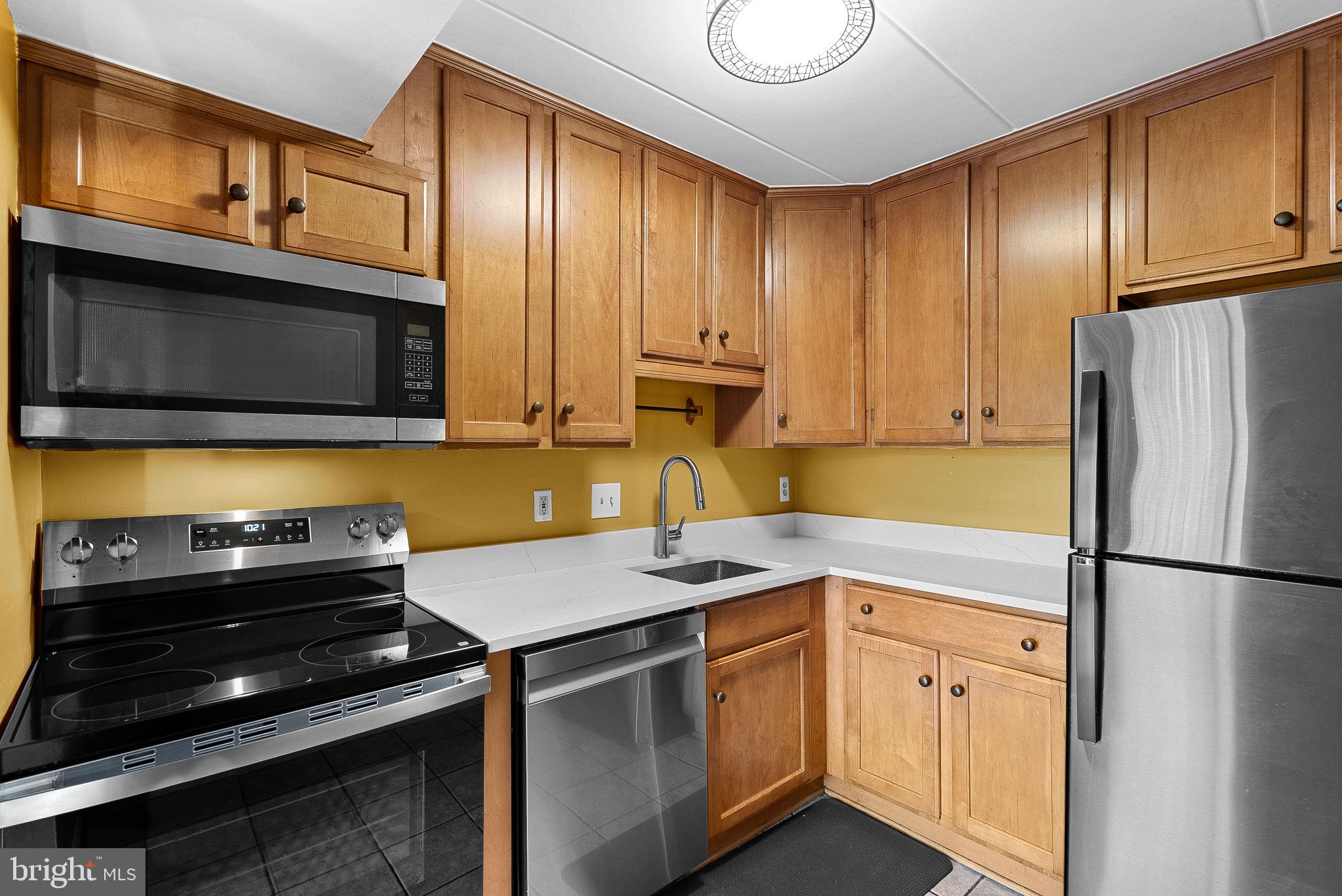 COUNTRY CLUB GREEN - Residential