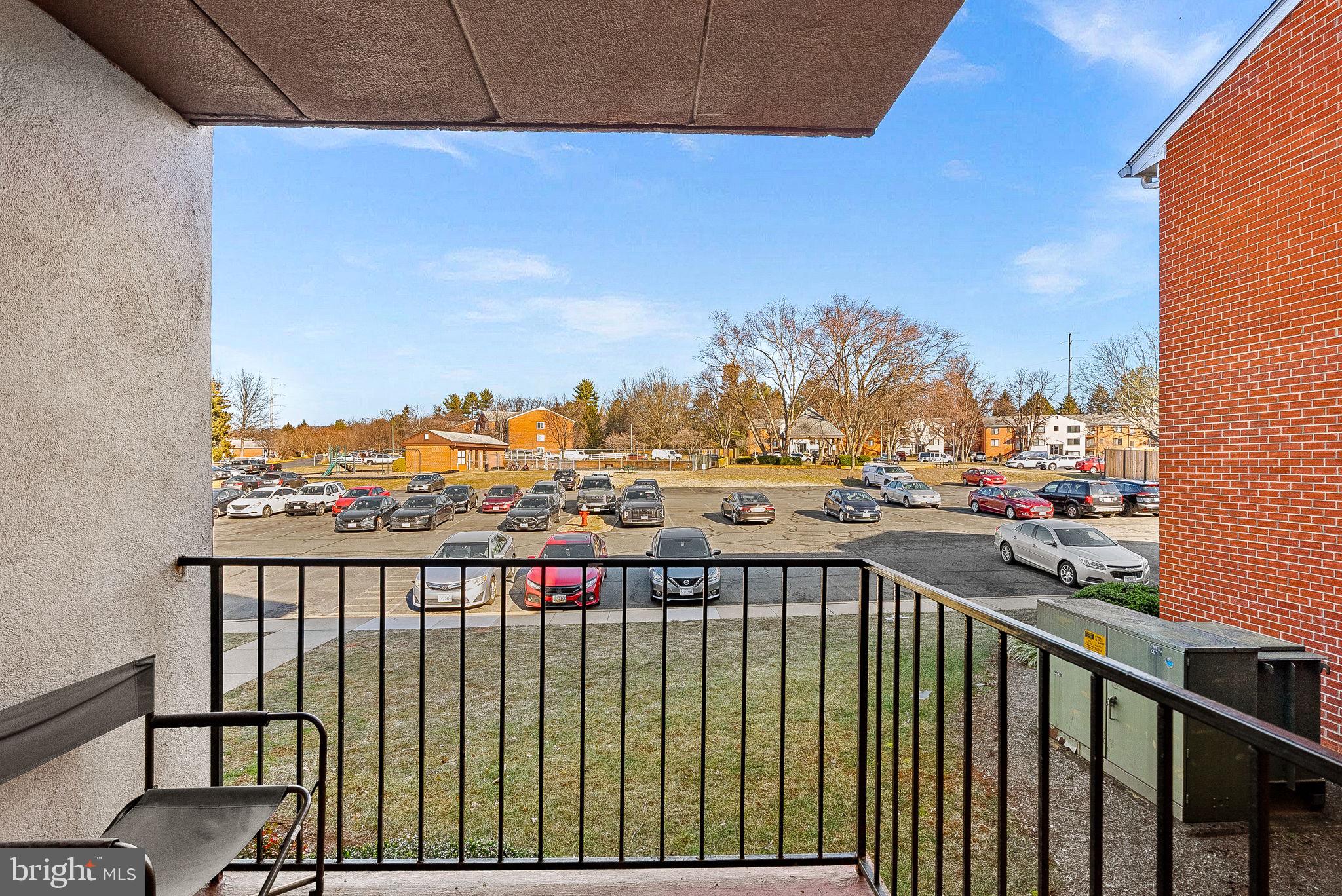 COUNTRY CLUB GREEN - Residential