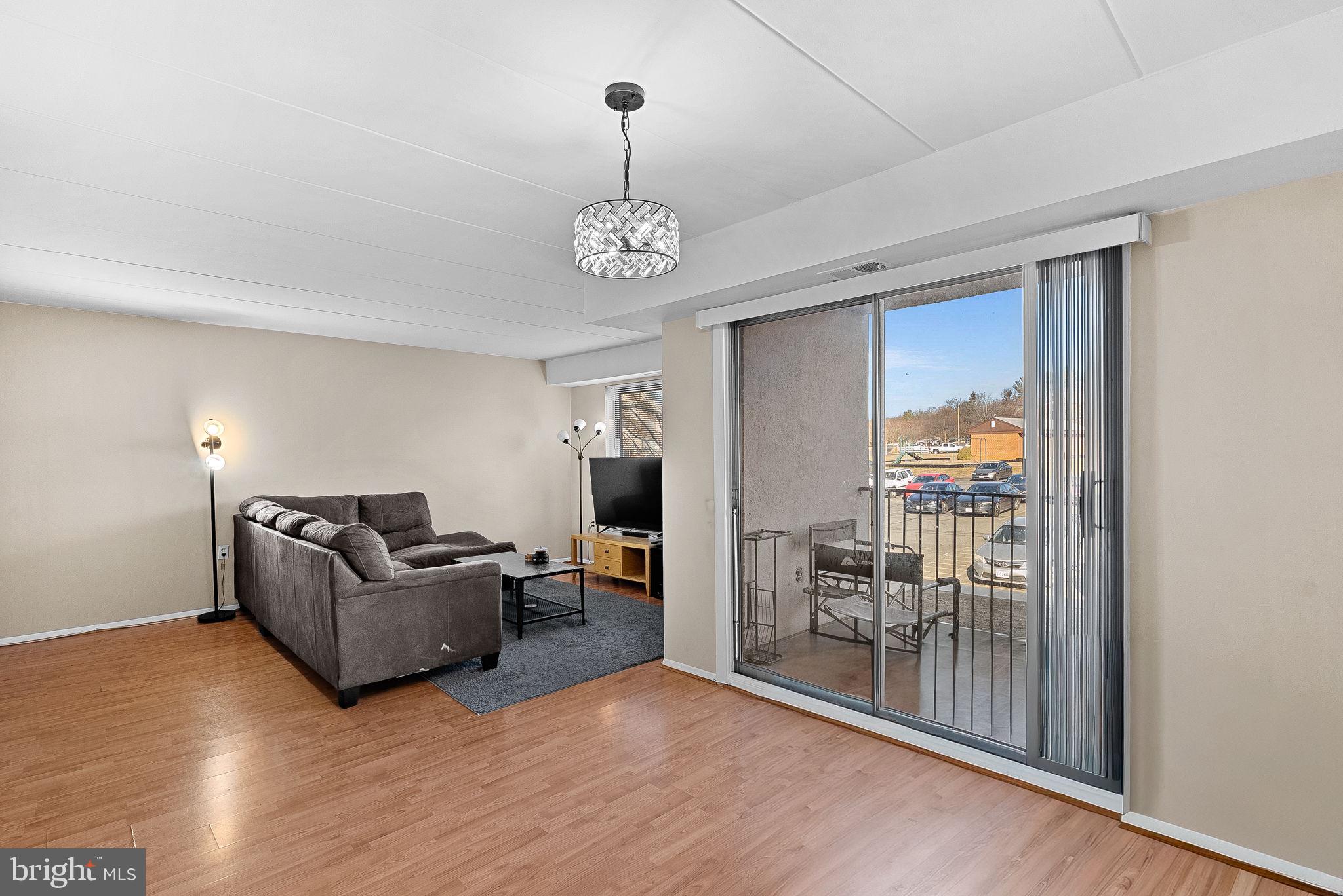 COUNTRY CLUB GREEN - Residential