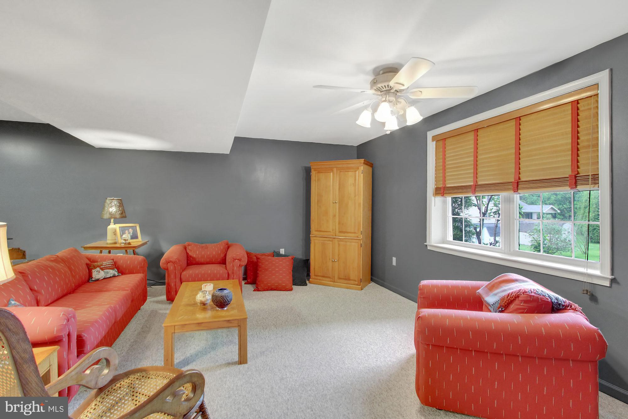 CRESTWOOD EAST - Residential