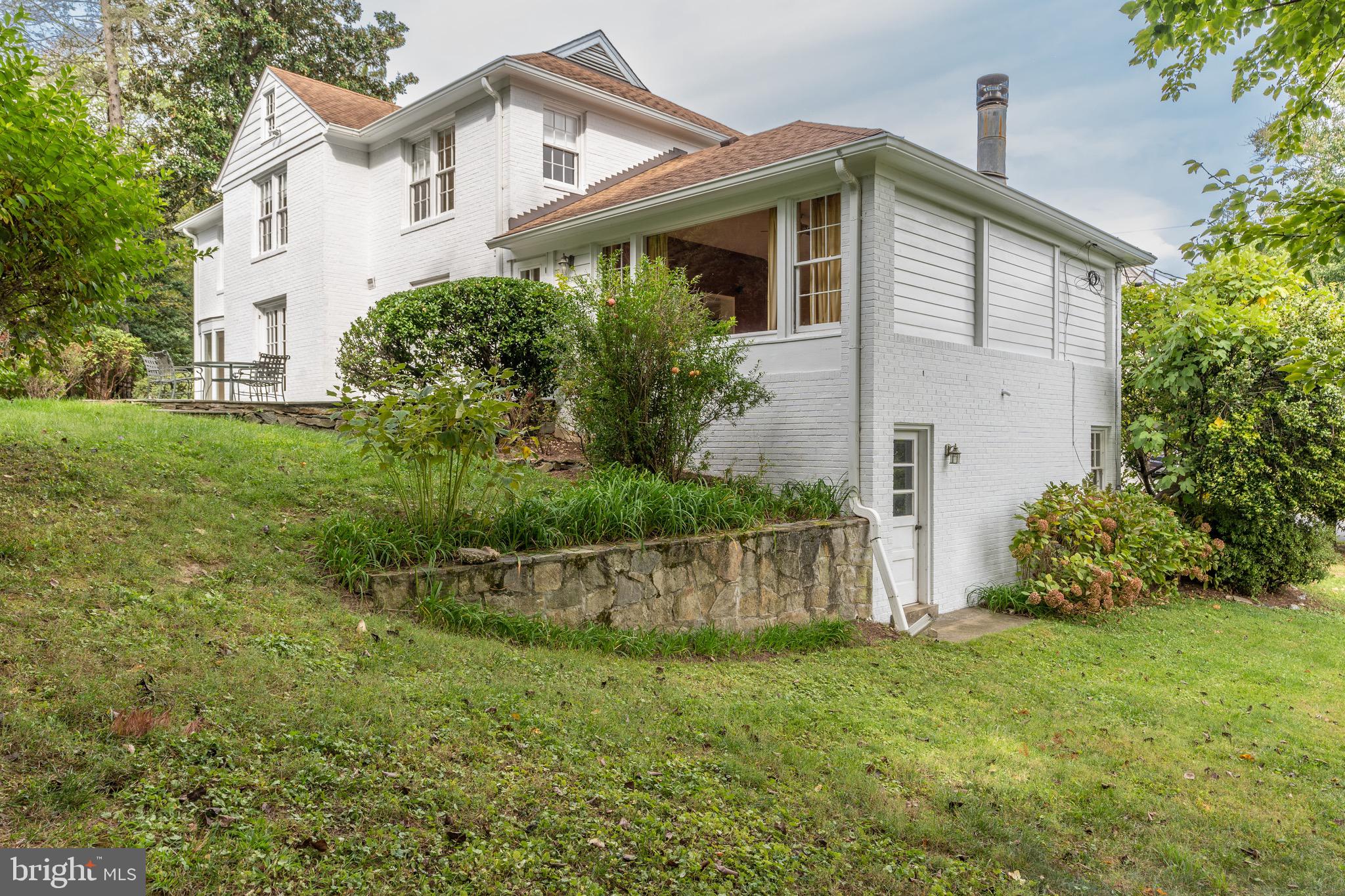 BRADLEY HILLS - Residential