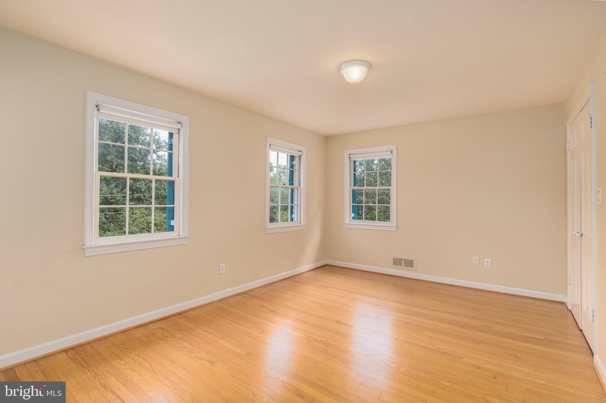 BRADLEY HILLS - Residential