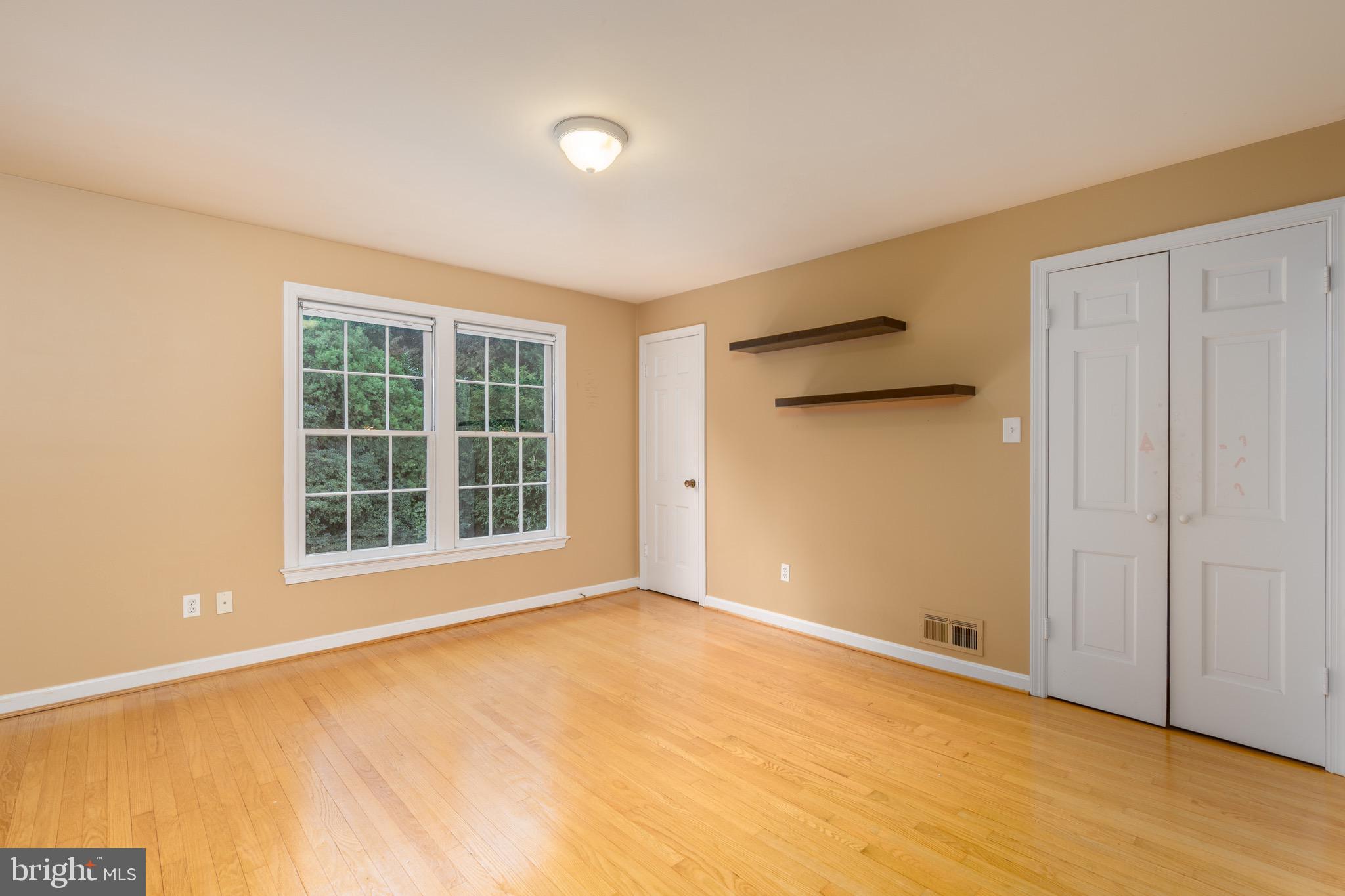 BRADLEY HILLS - Residential