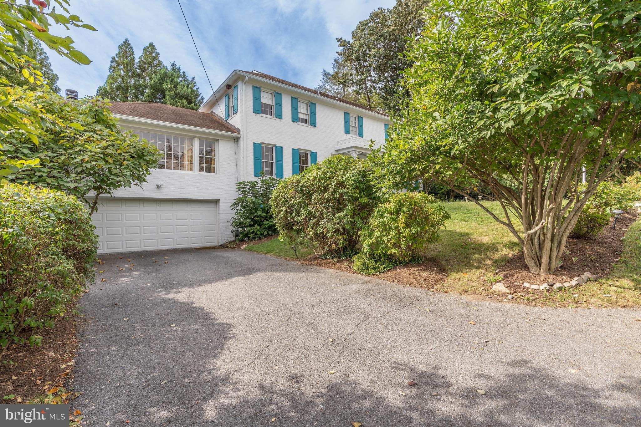 BRADLEY HILLS - Residential