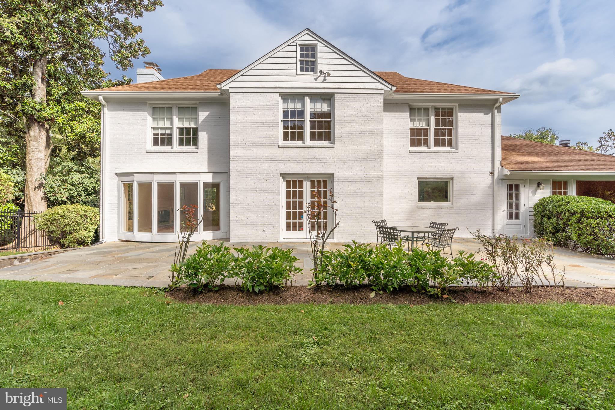 BRADLEY HILLS - Residential