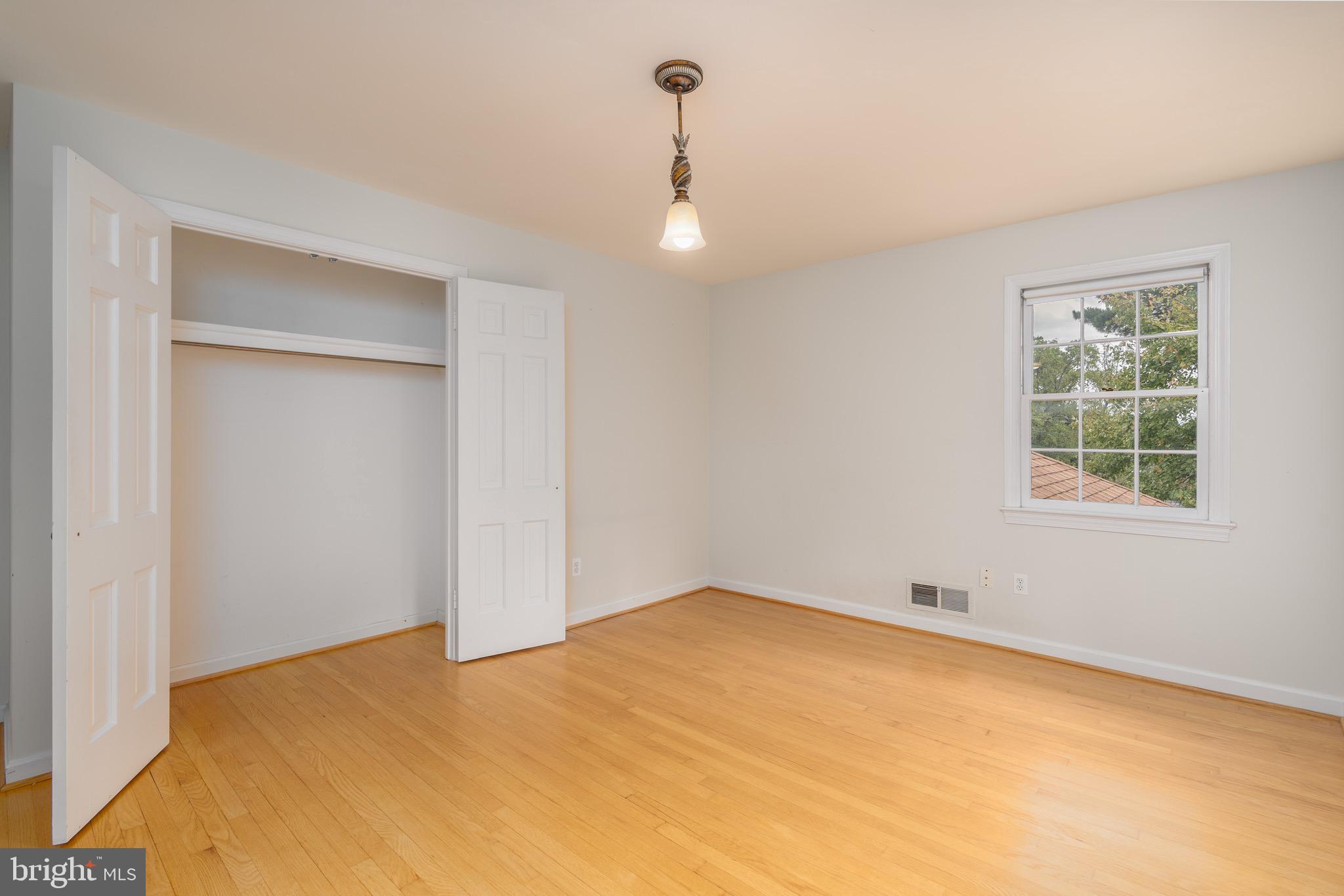 BRADLEY HILLS - Residential