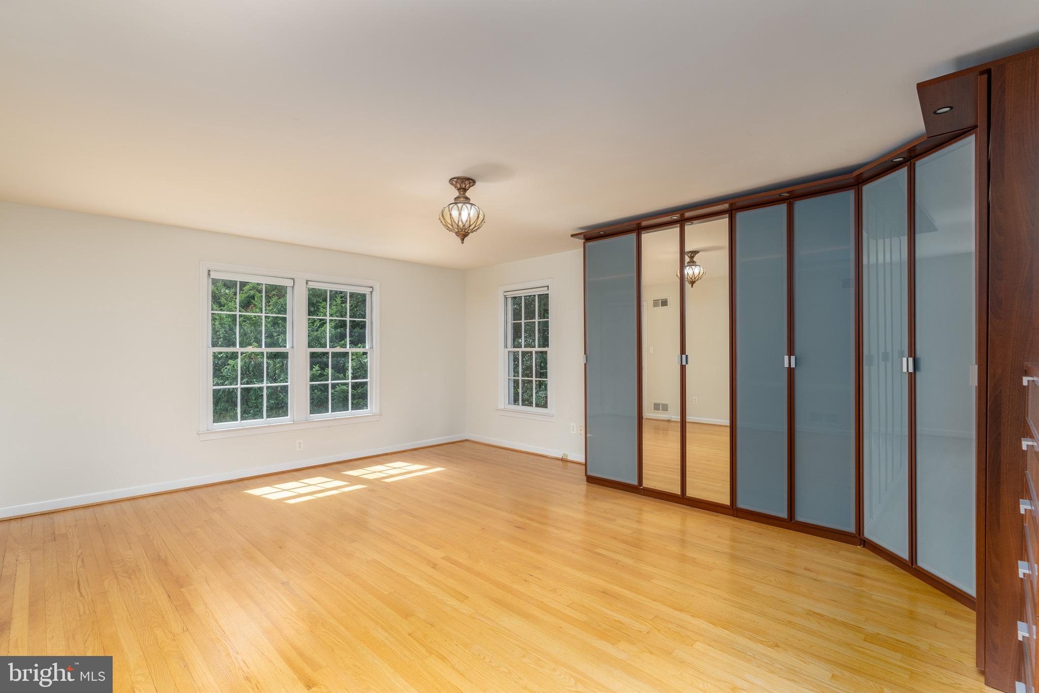 BRADLEY HILLS - Residential