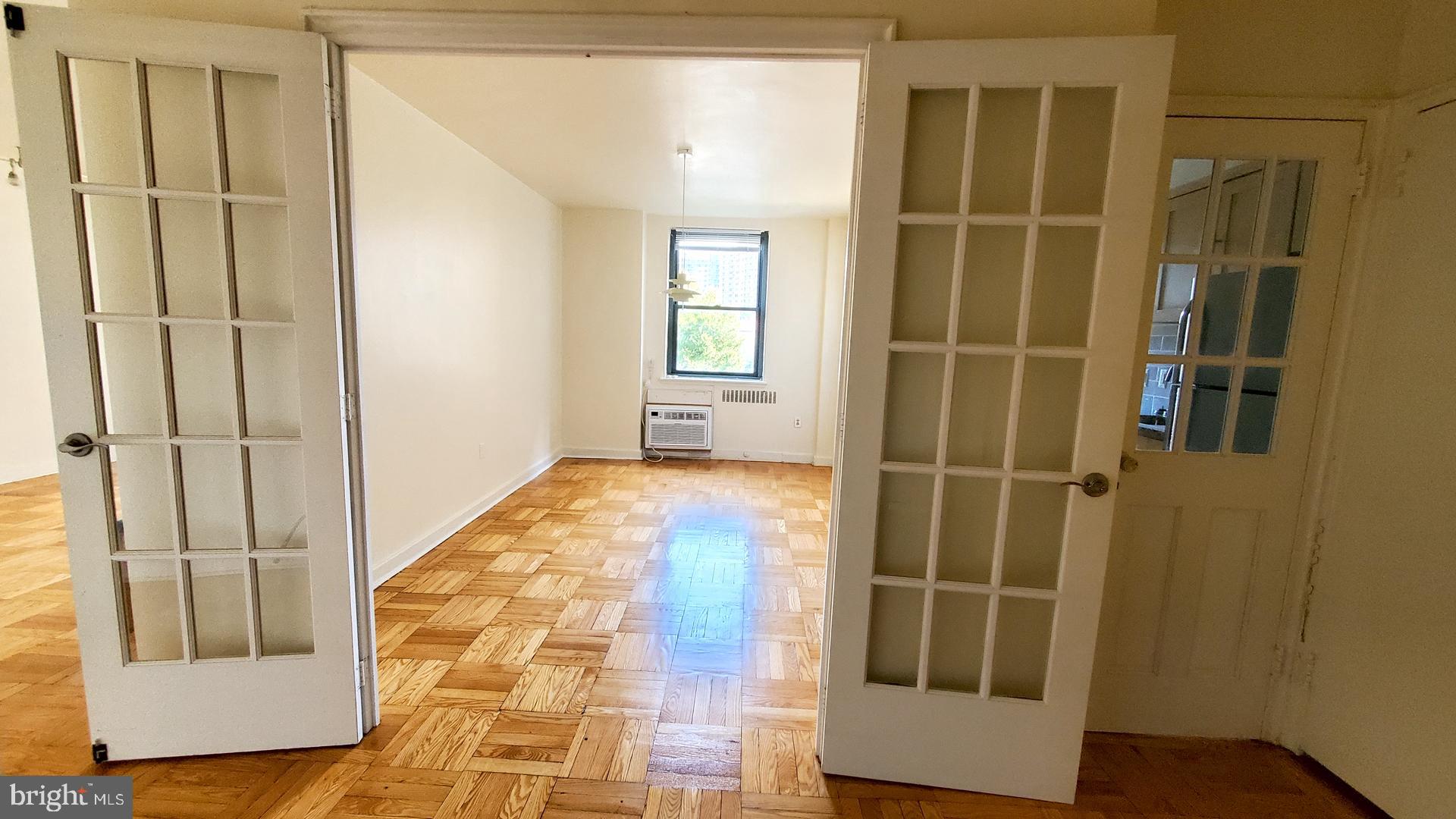 ART MUSEUM AREA - Residential Lease