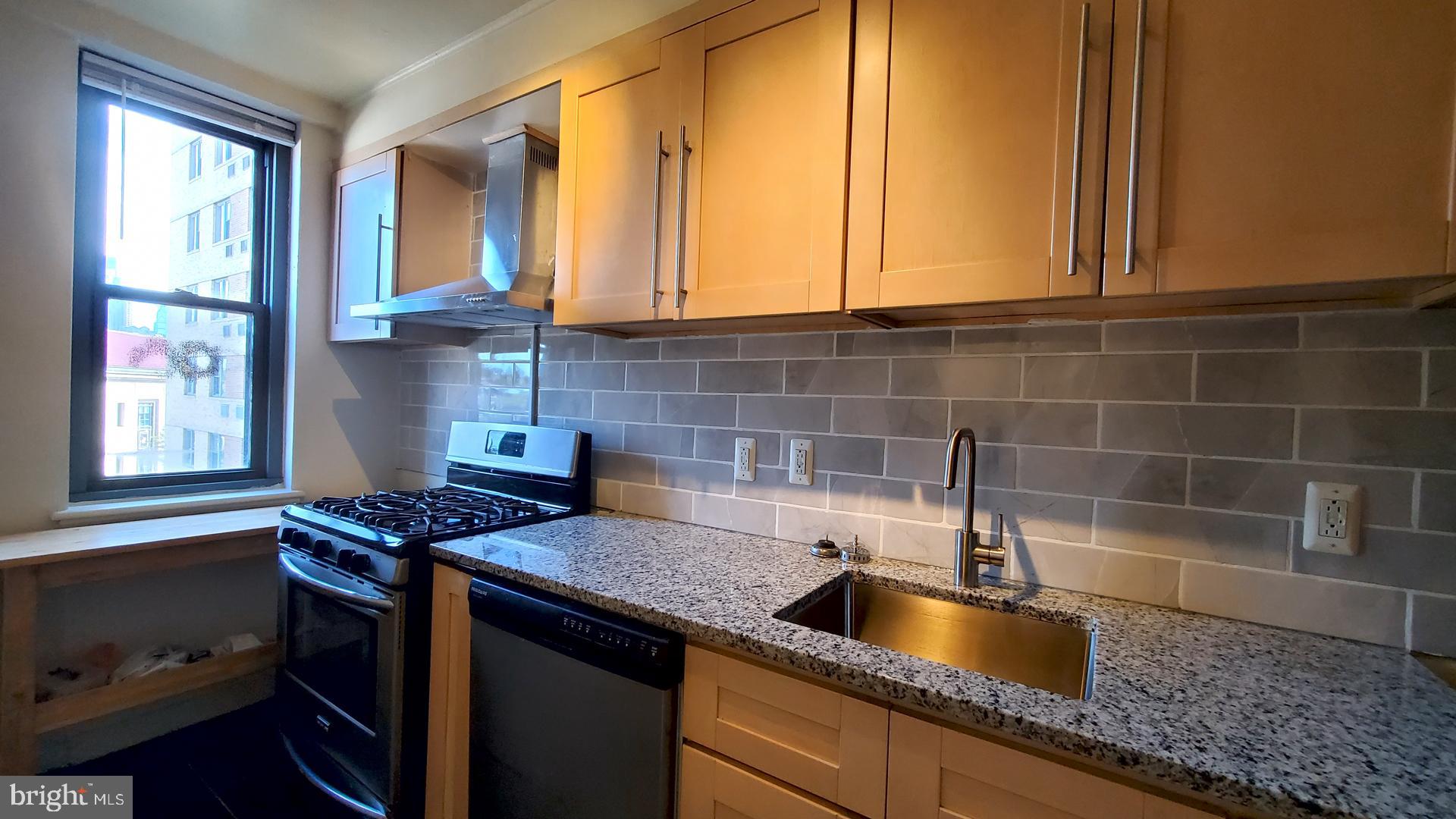 ART MUSEUM AREA - Residential Lease