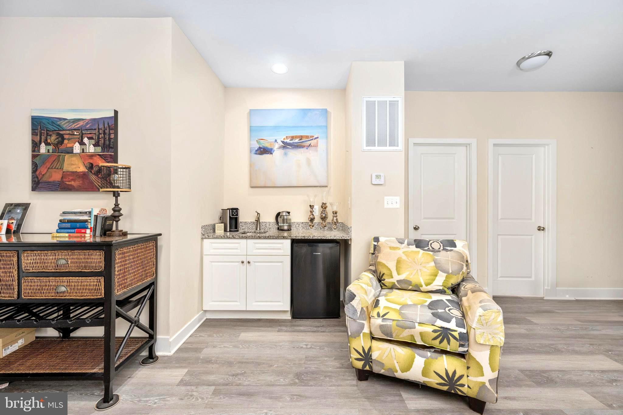 CLASSIC SHORES - Residential