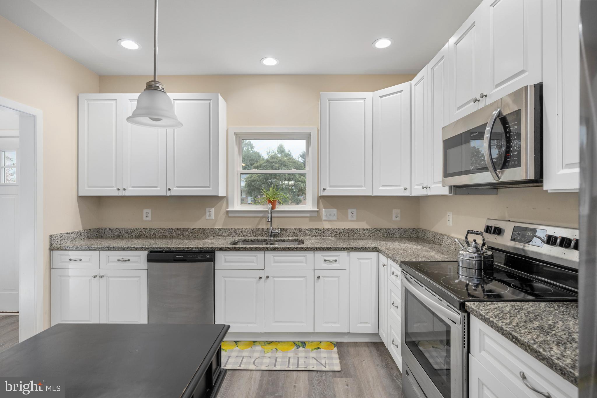 CLASSIC SHORES - Residential