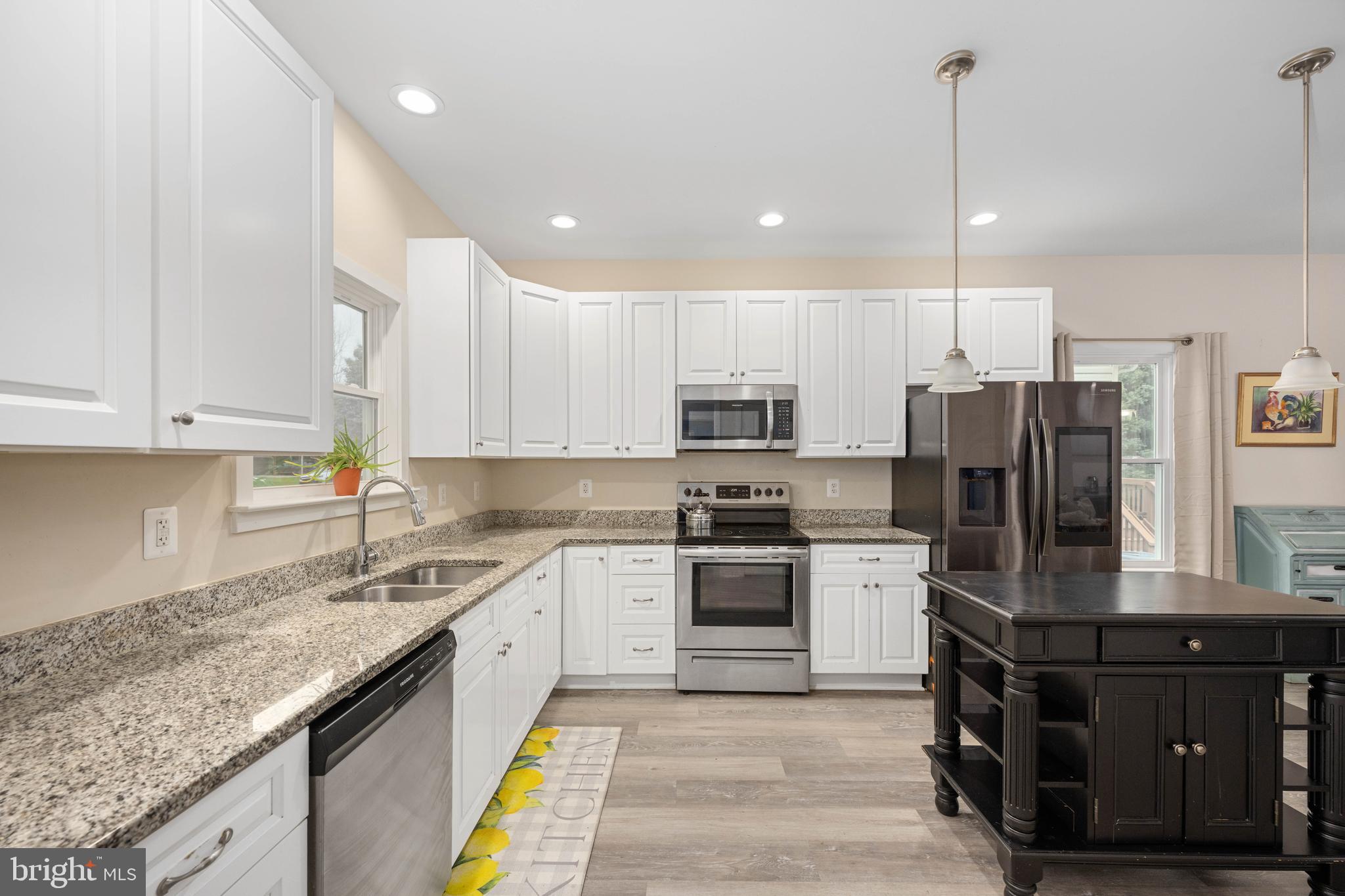 CLASSIC SHORES - Residential