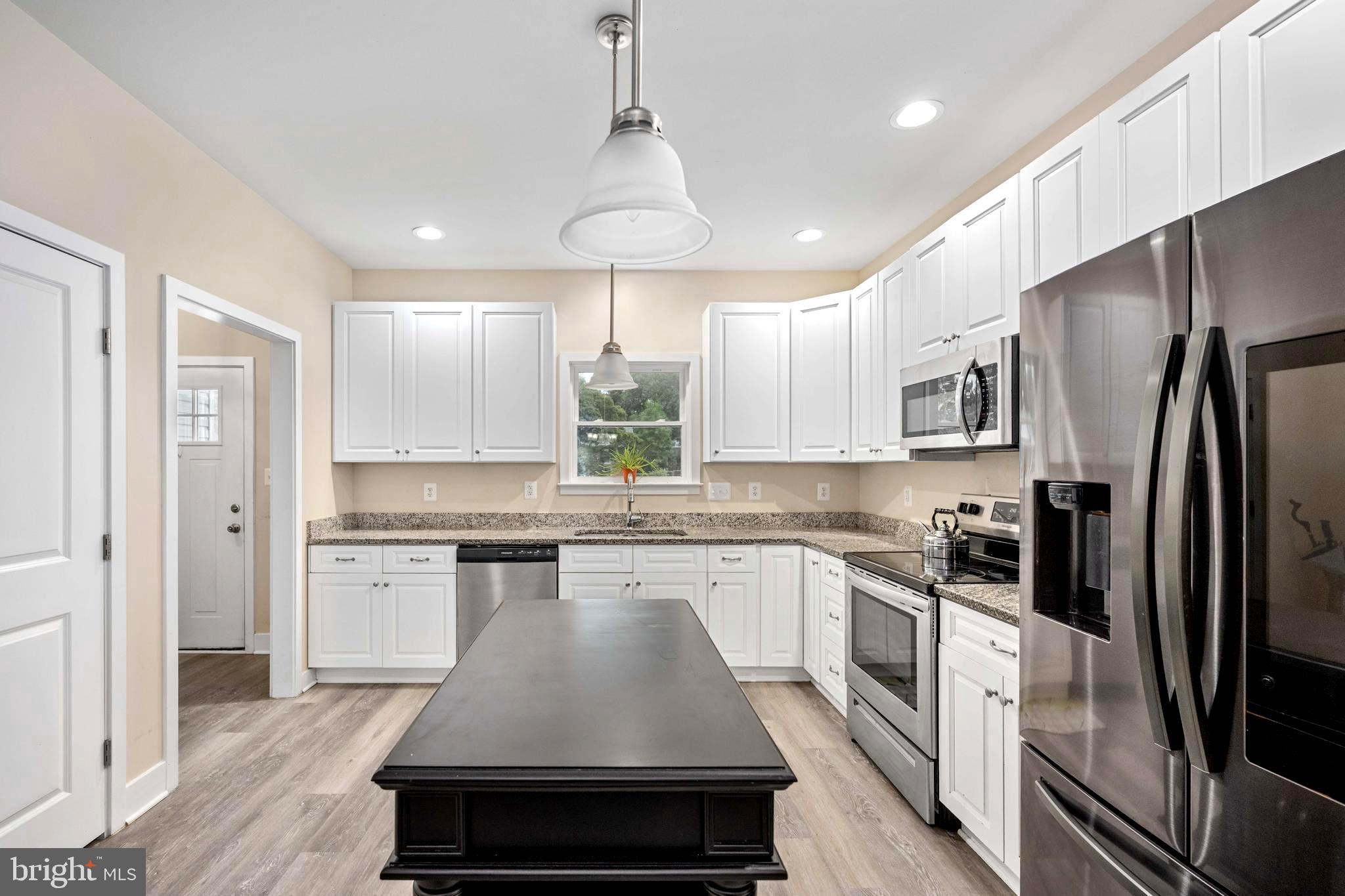 CLASSIC SHORES - Residential