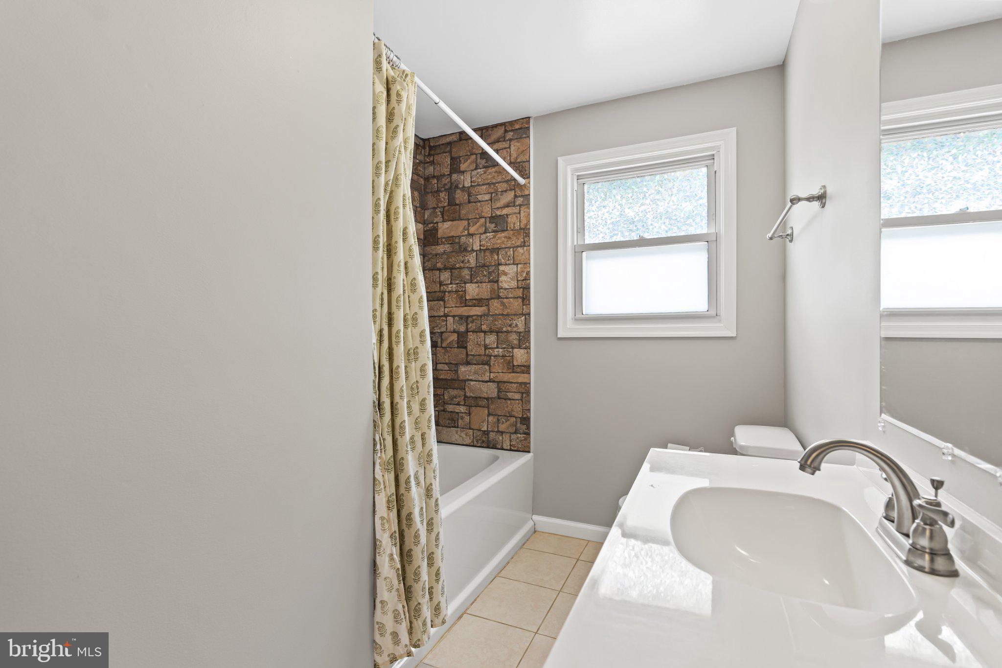 ORCHARD HILLS - Residential