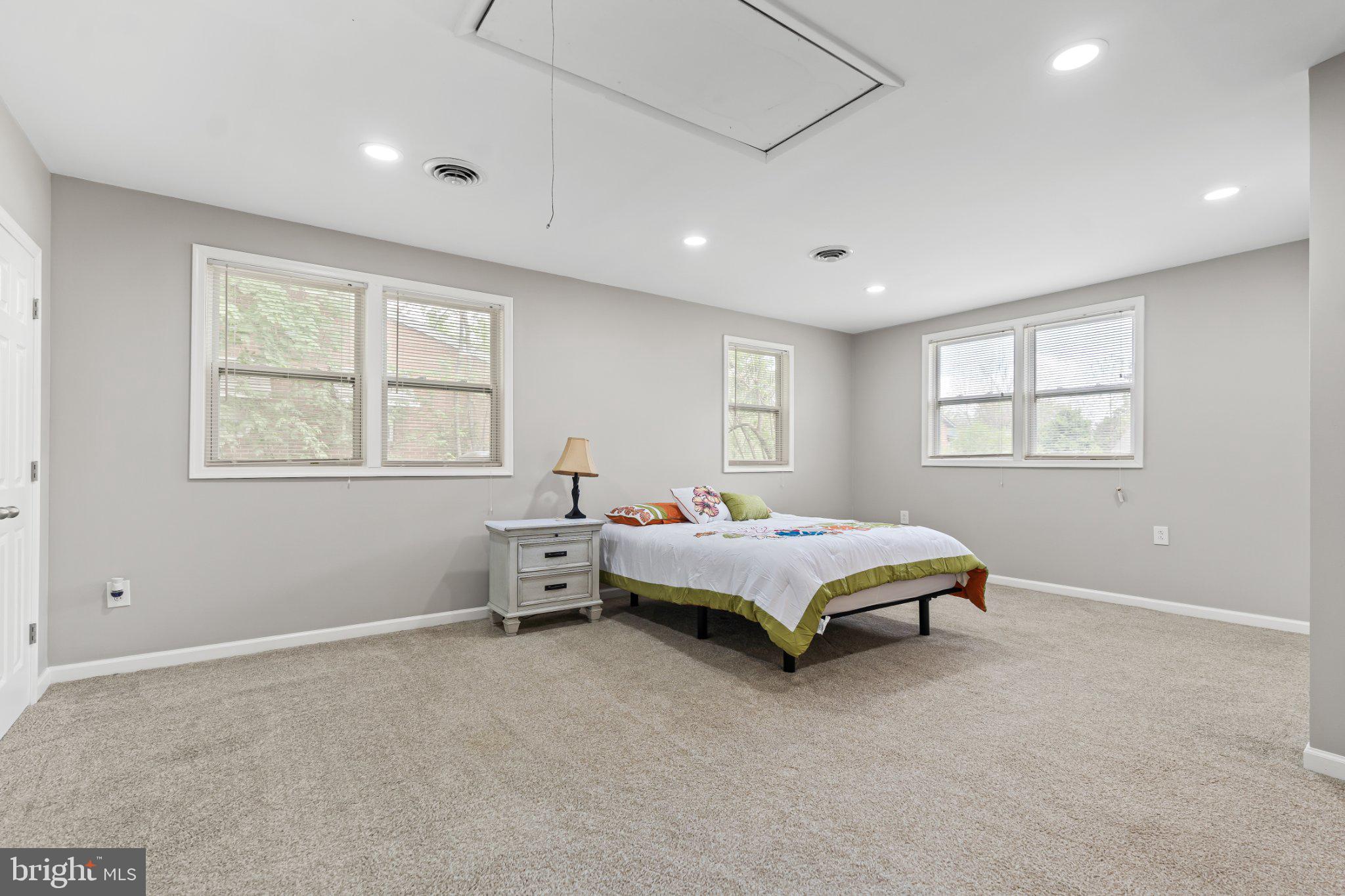 ORCHARD HILLS - Residential