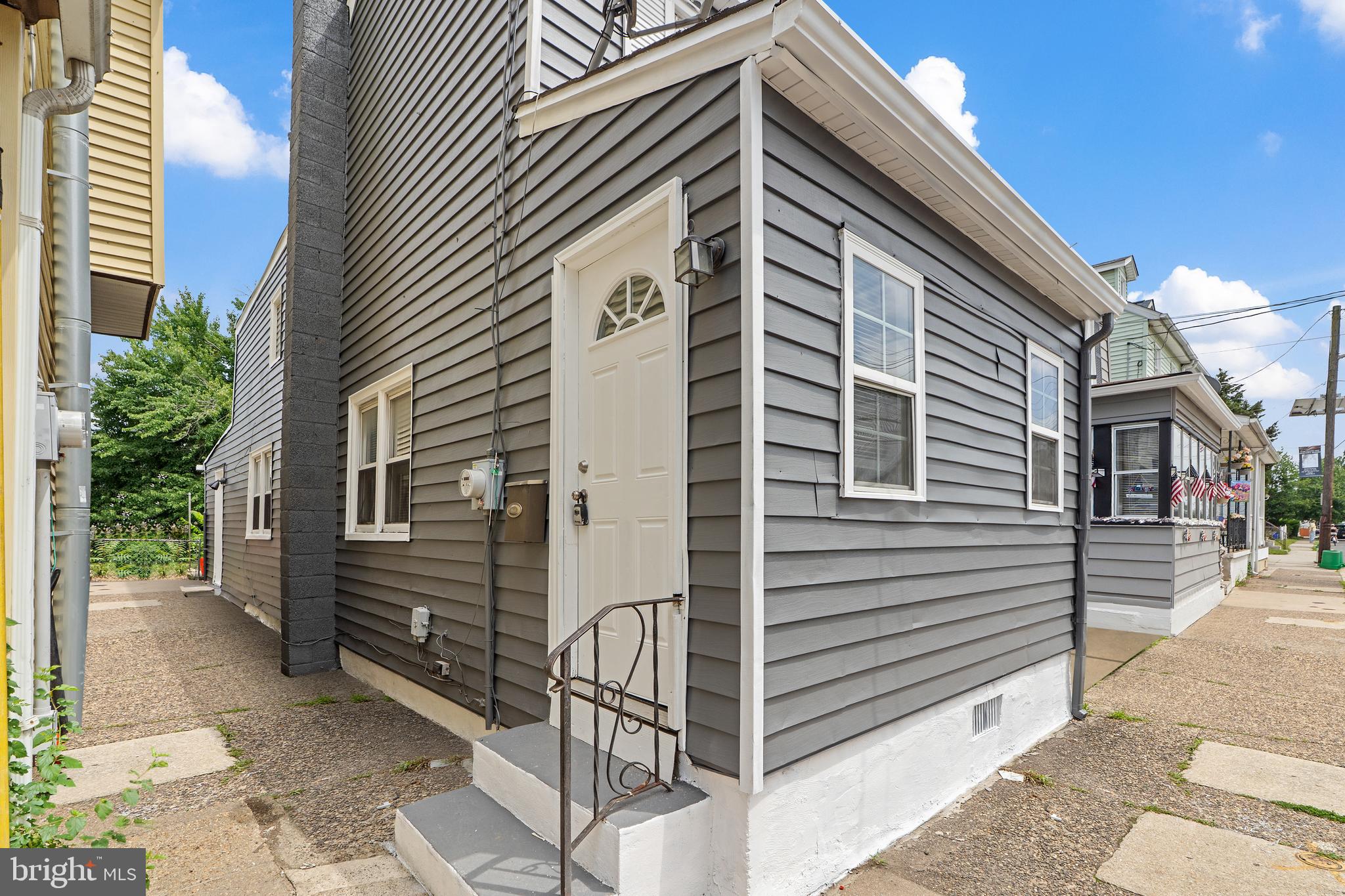 248 S BROADWAY