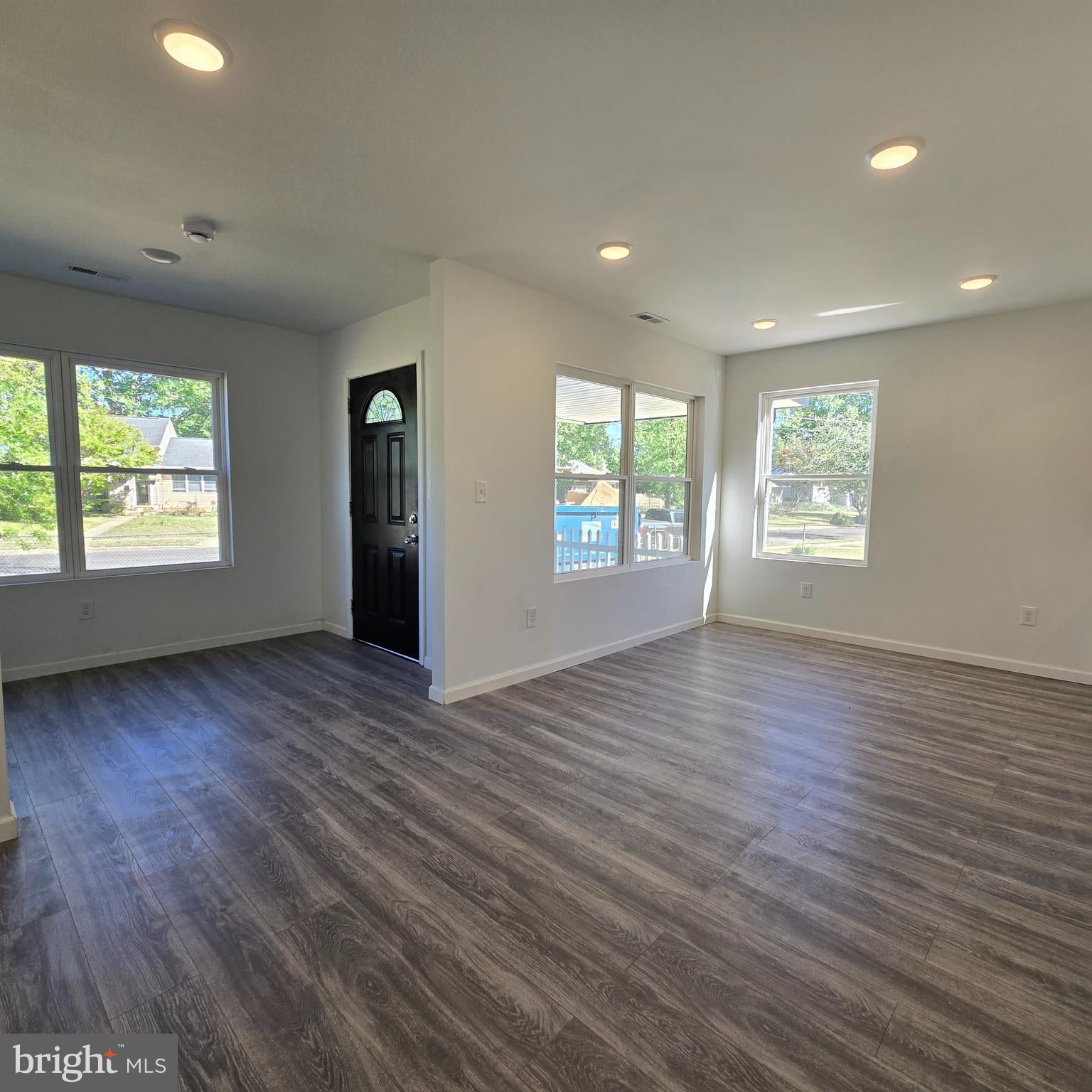 38 RICHARDS AVENUE
