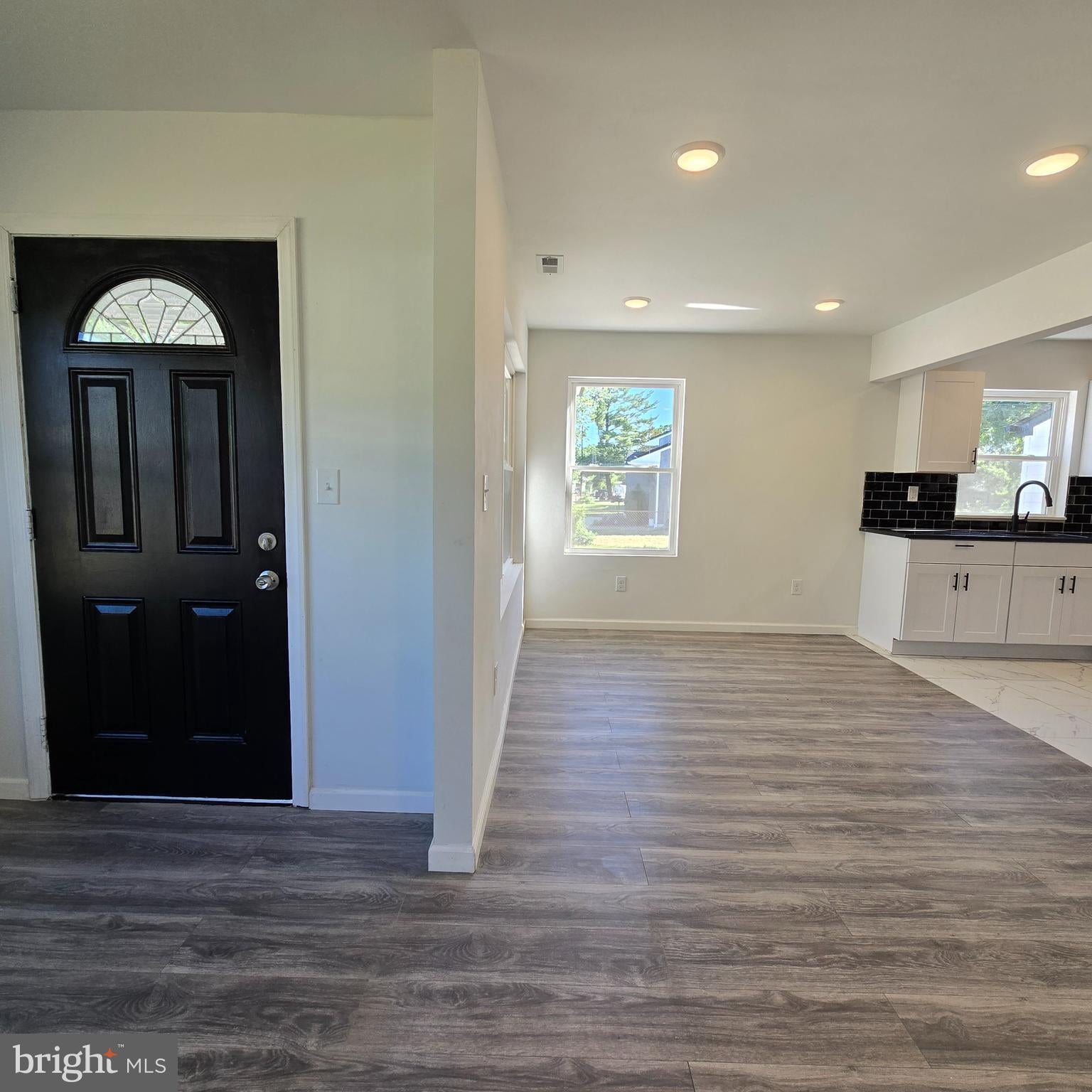 38 RICHARDS AVENUE